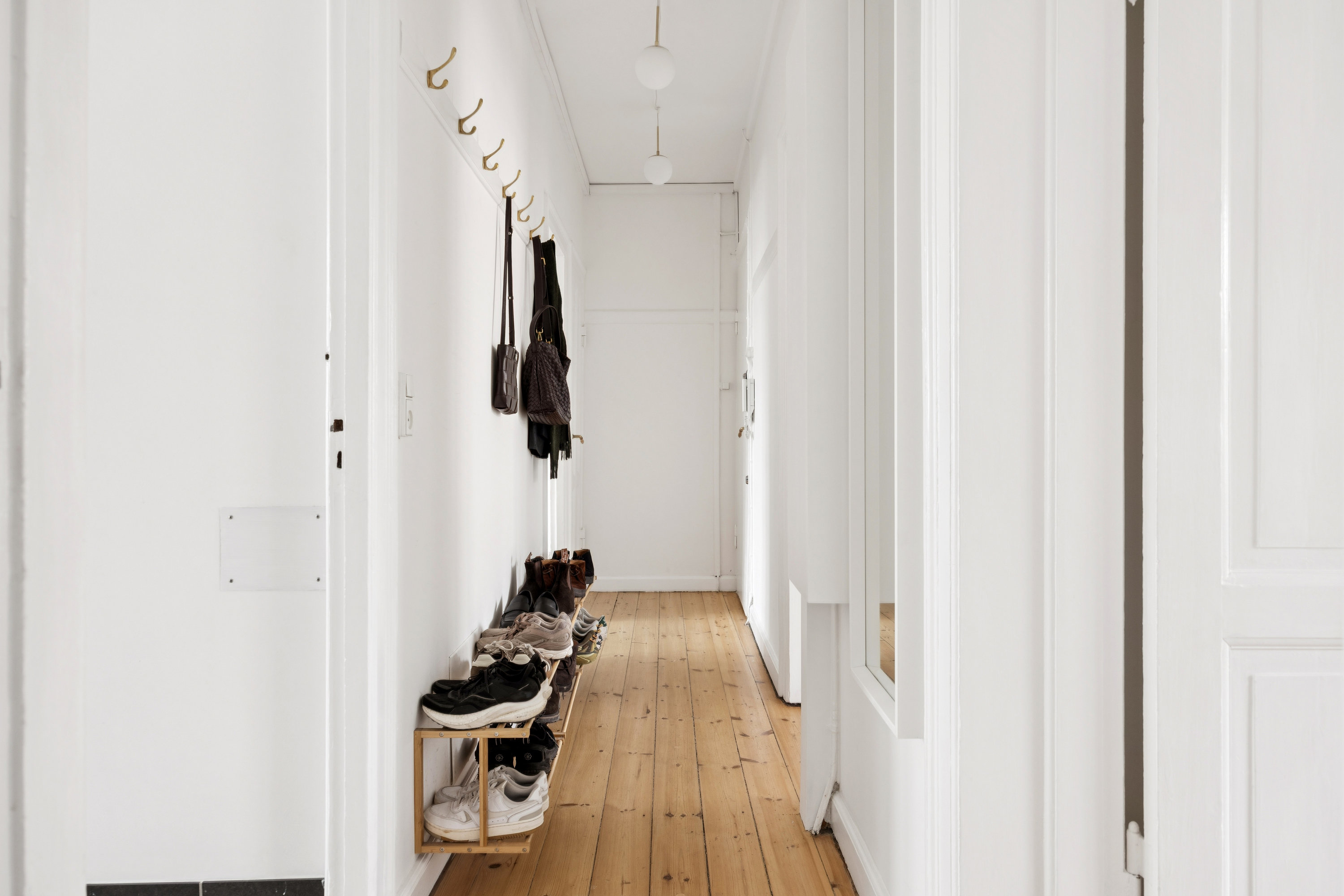 Fremhævet gang billede i fuldskærmstilstand. Billede af Kong Georgs Vej 4, 3. tv., 2000 Frederiksberg