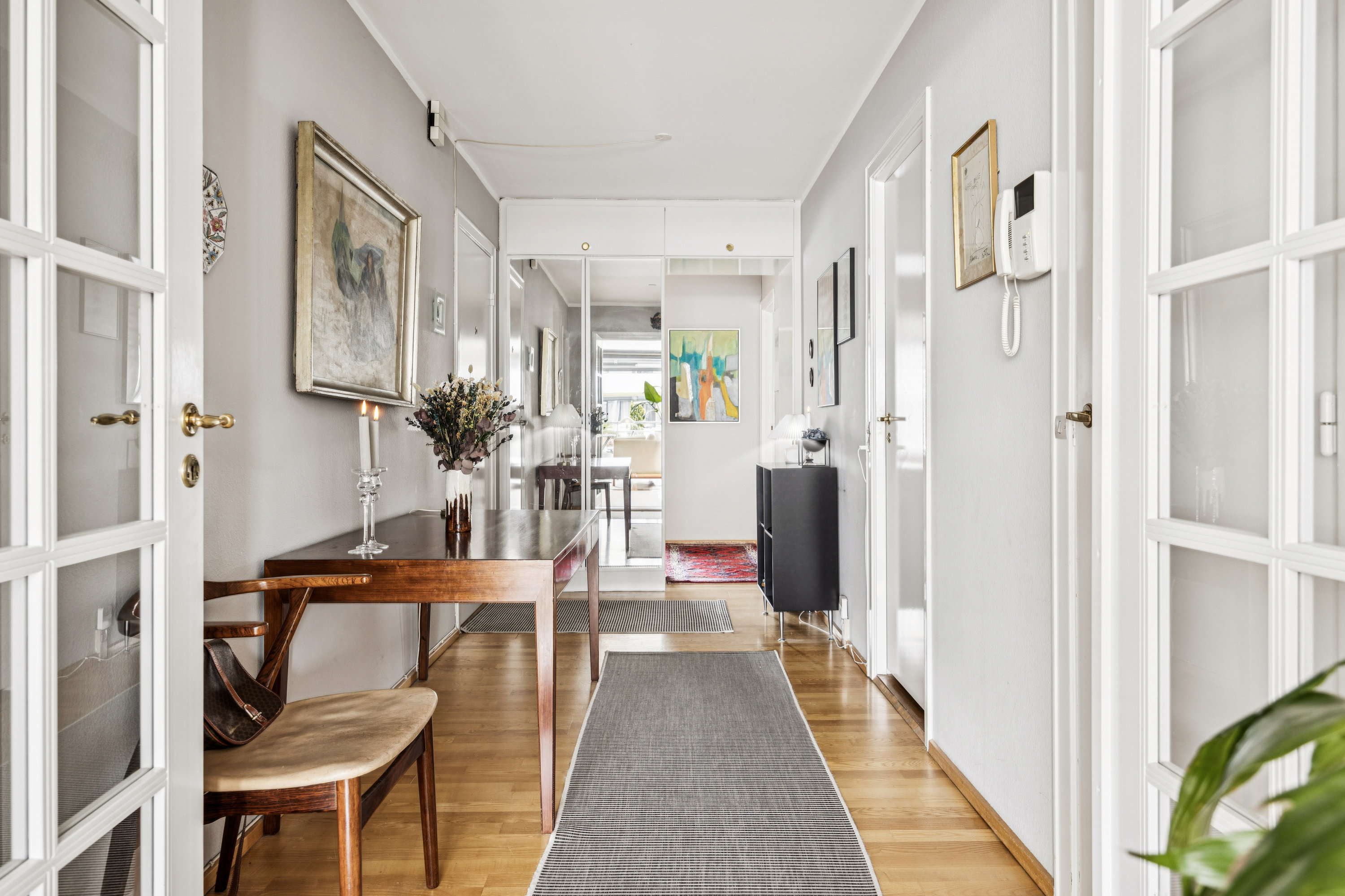 Fremhævet spisestue billede i fuldskærmstilstand. Billede af Betty Nansens Alle 31, 3. th., 2000 Frederiksberg