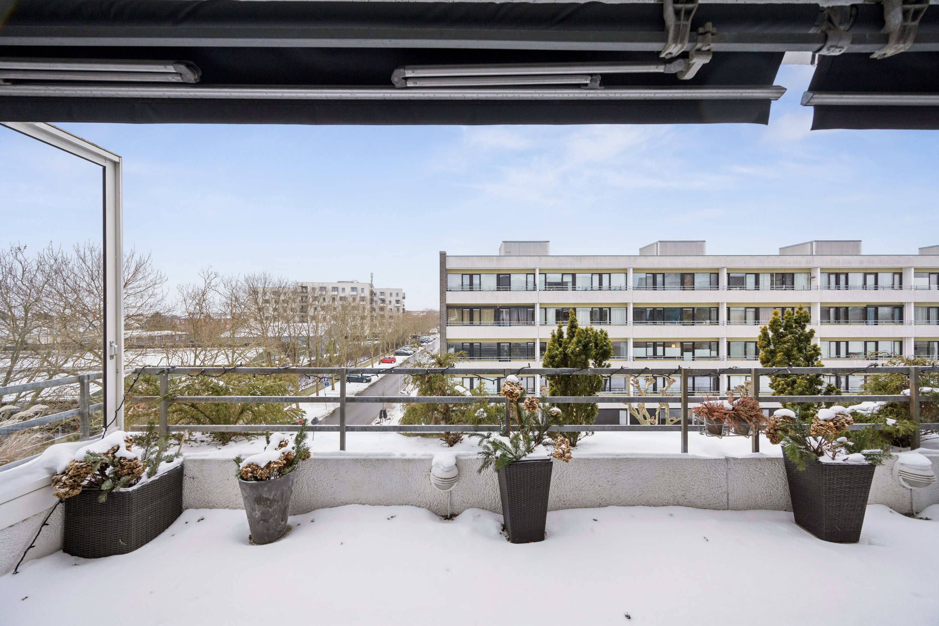 Fremhævet andet billede i fuldskærmstilstand. Billede af Betty Nansens Alle 31, 3. th., 2000 Frederiksberg