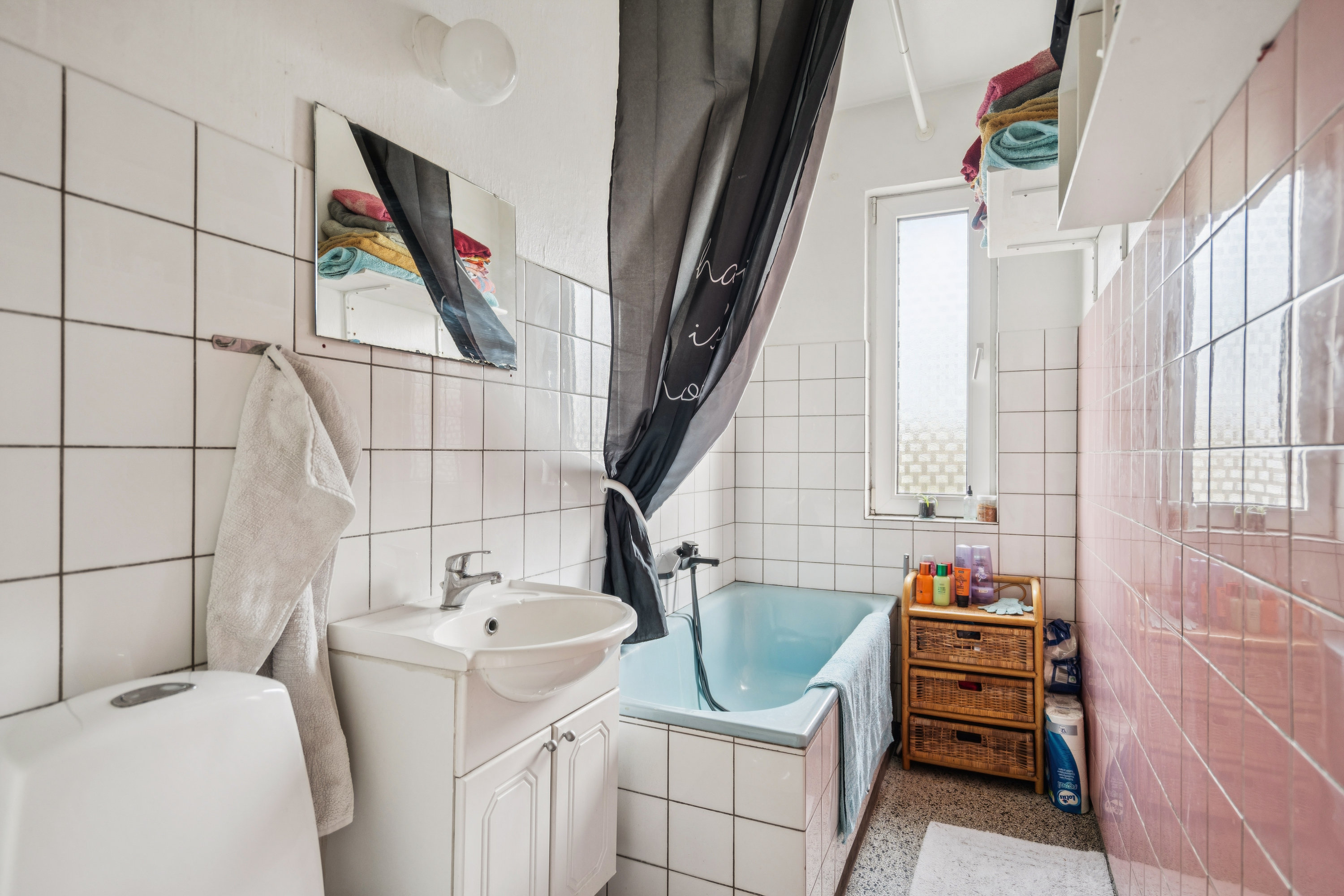 Fremhævet badeværelse billede i fuldskærmstilstand. Billede af Vesterled 19, 9850 Hirtshals