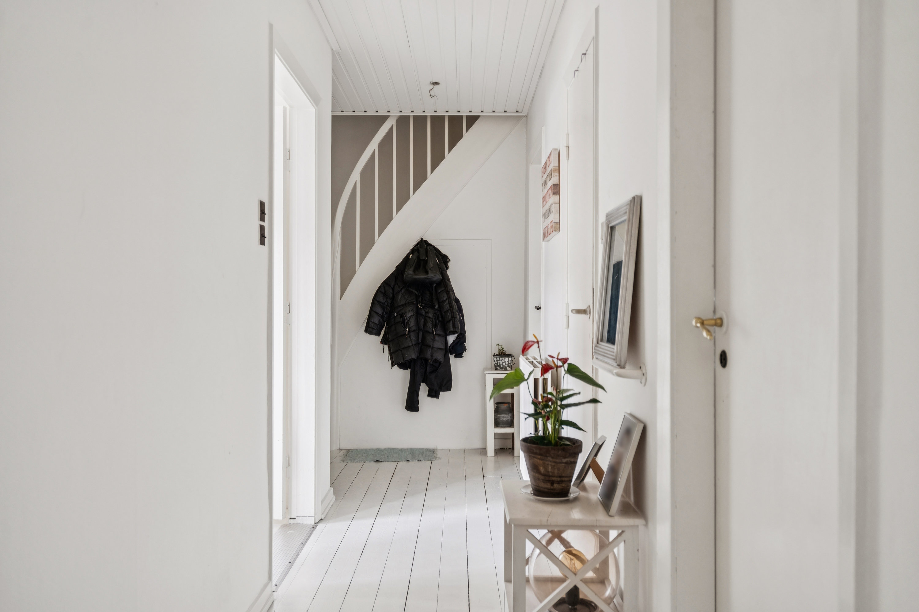 Fremhævet gang billede i fuldskærmstilstand. Billede af Vesterled 19, 9850 Hirtshals