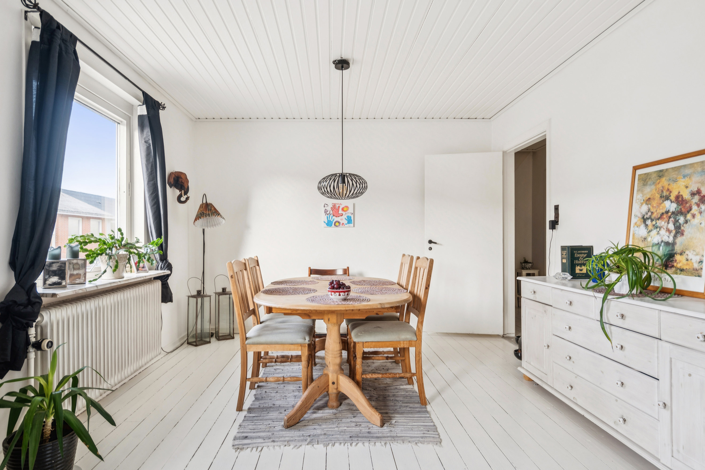 Fremhævet stue billede i fuldskærmstilstand. Billede af Vesterled 19, 9850 Hirtshals