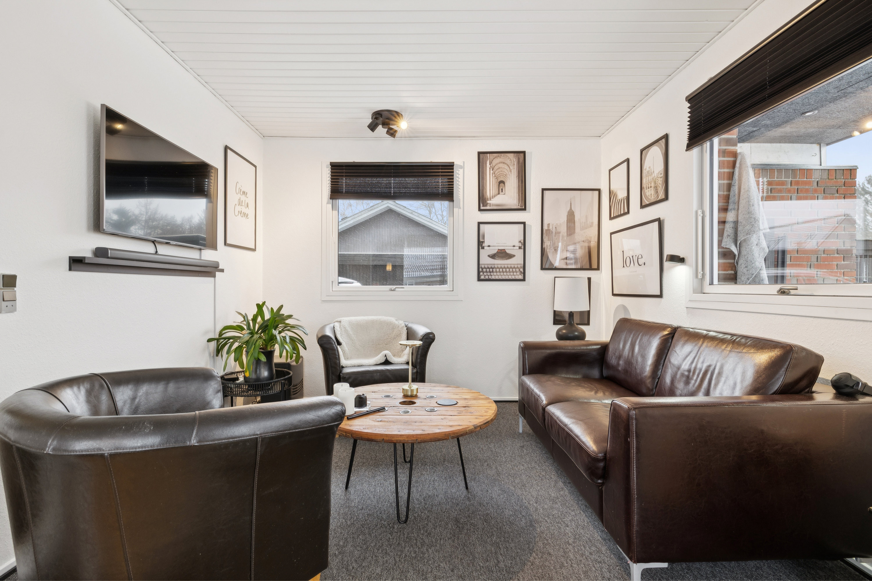 Fremhævet stue billede i fuldskærmstilstand. Billede af Fjordbakken 51, Hadsund Syd, 9560 Hadsund