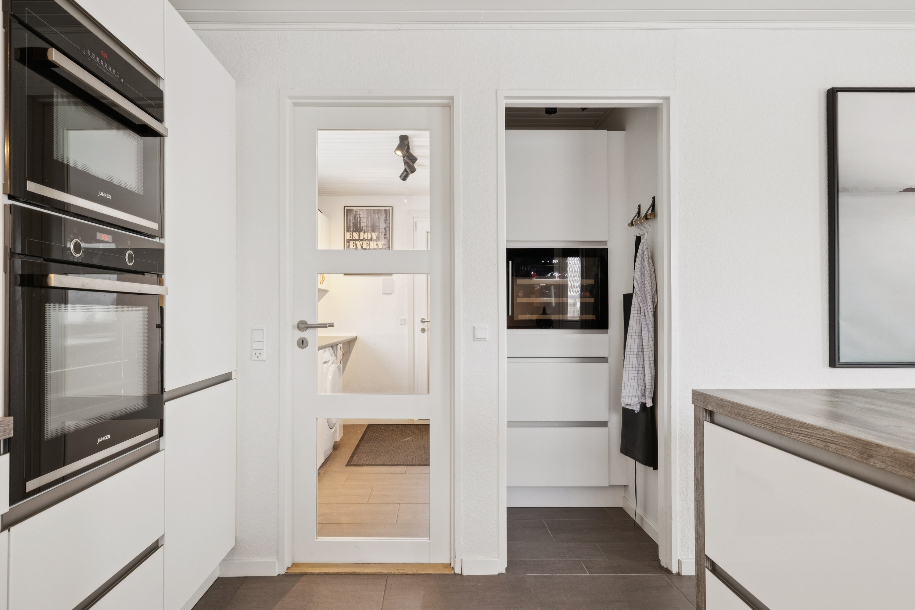 Fremhævet køkken billede i fuldskærmstilstand. Billede af Fjordbakken 51, Hadsund Syd, 9560 Hadsund