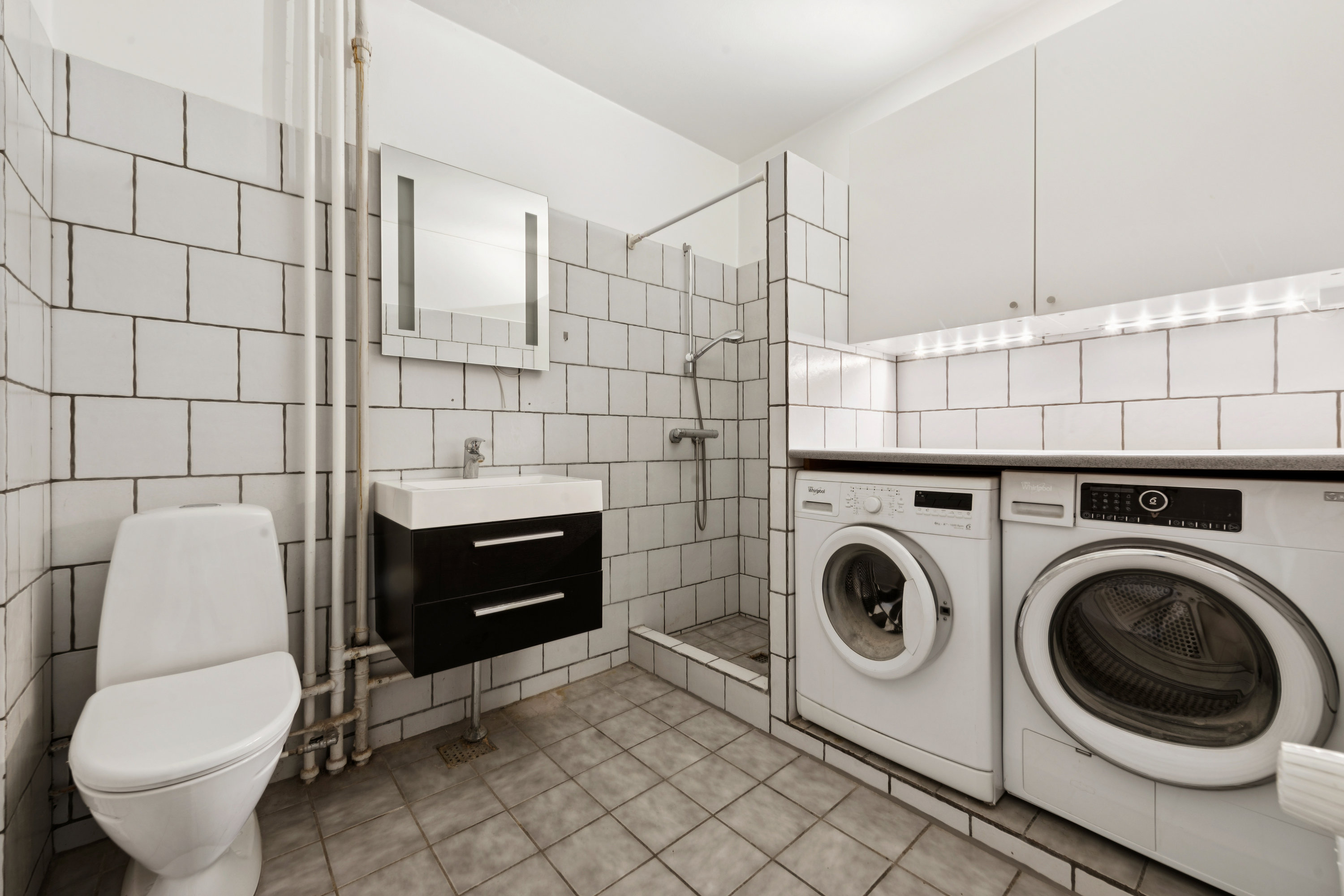 Fremhævet badeværelse billede i fuldskærmstilstand. Billede af Søagerparken 1, 1. 14., 2670 Greve