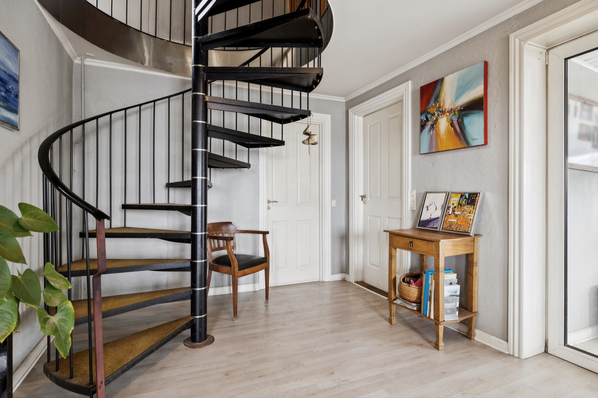 Fremhævet trappe billede i fuldskærmstilstand. Billede af Kærgade 229, st.. tv., 8940 Randers SV