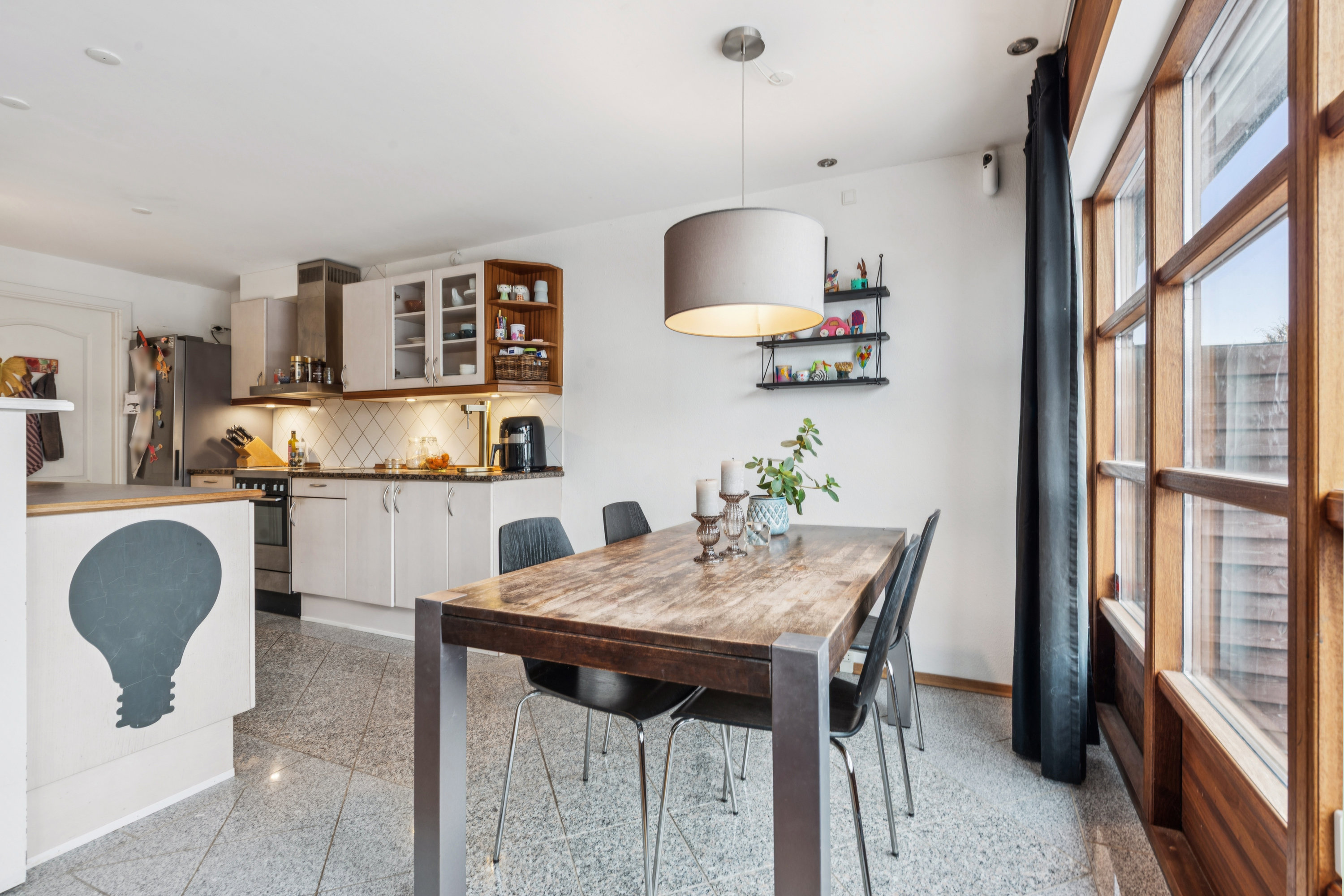 Fremhævet spisestue billede i fuldskærmstilstand. Billede af Tyttebærhaven 17, 2670 Greve