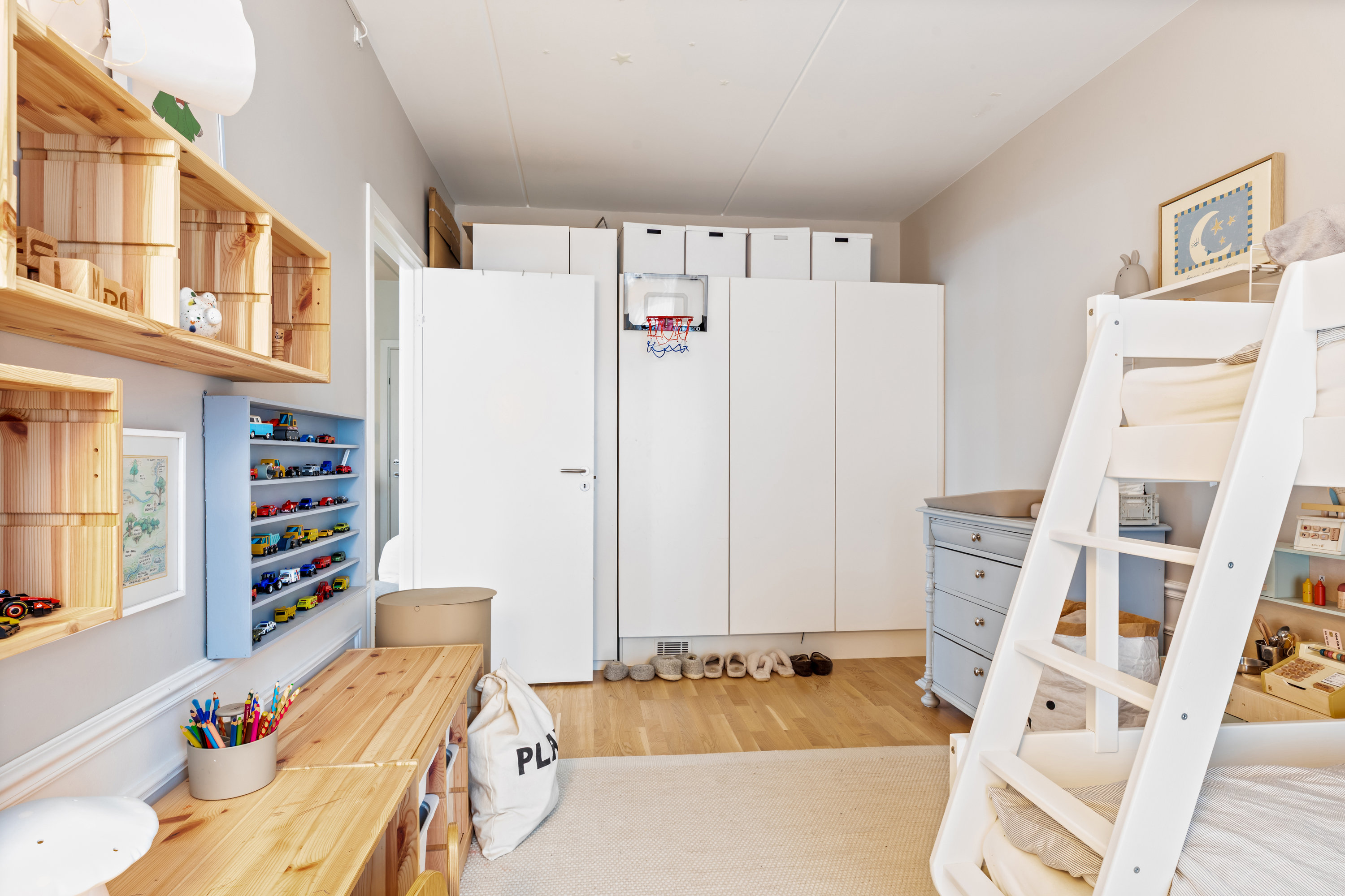 Fremhævet  billede i fuldskærmstilstand. Billede af Paradisæblevej 24, 2. tv., 2500 Valby