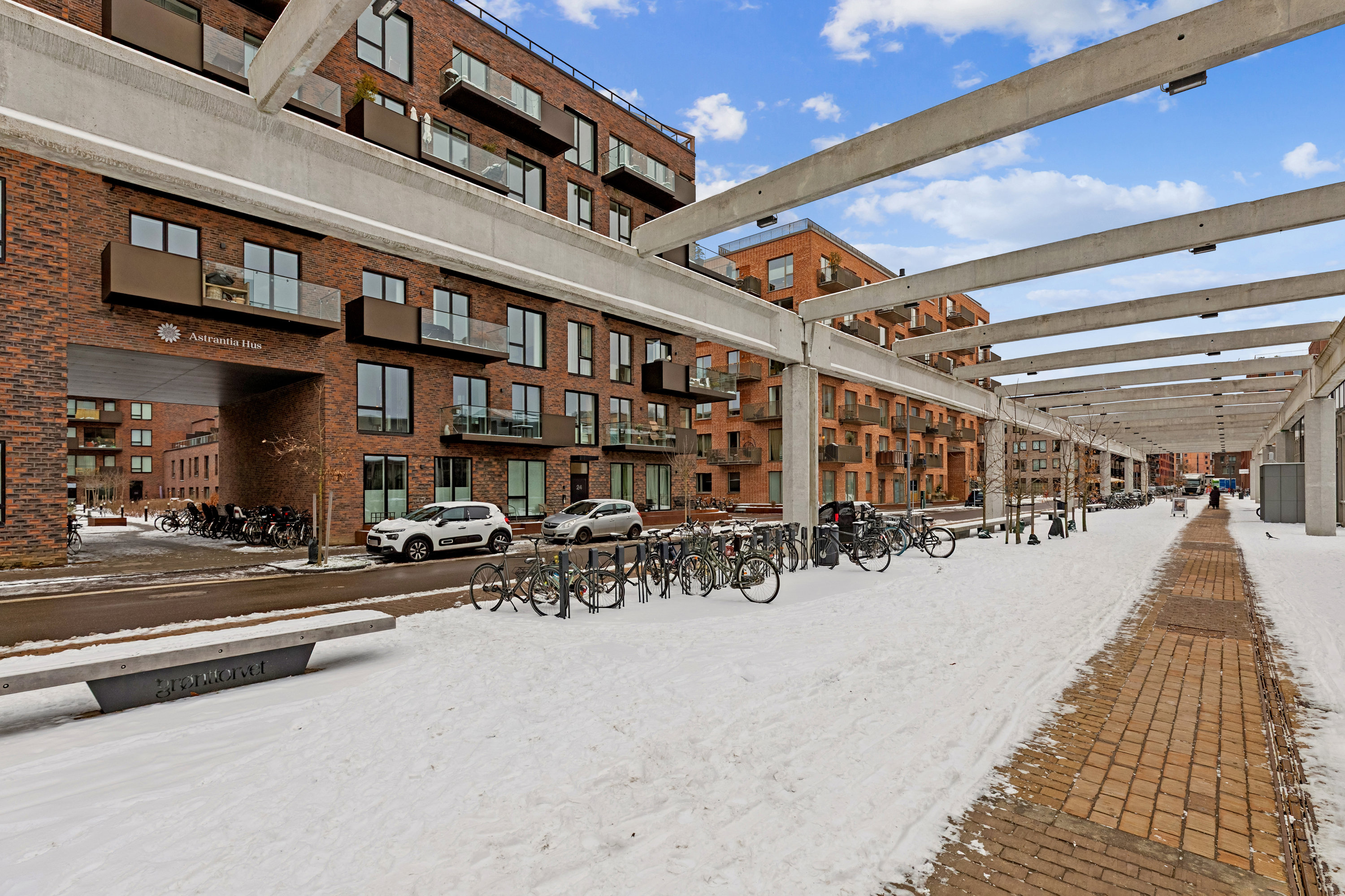 Fremhævet  billede i fuldskærmstilstand. Billede af Paradisæblevej 24, 2. tv., 2500 Valby