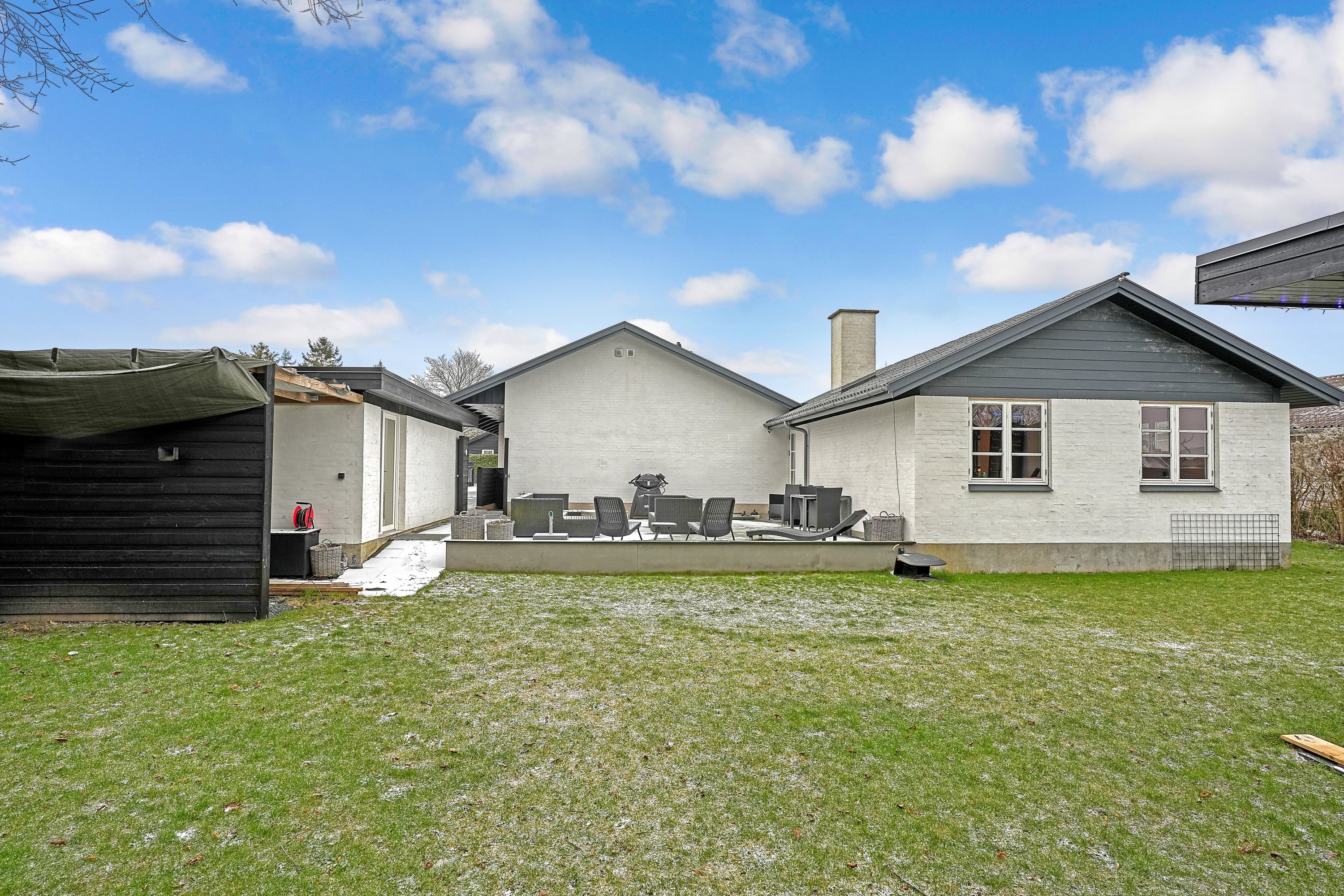 Fremhævet terrasse billede i fuldskærmstilstand. Billede af Nørrevej 5, 2690 Karlslunde