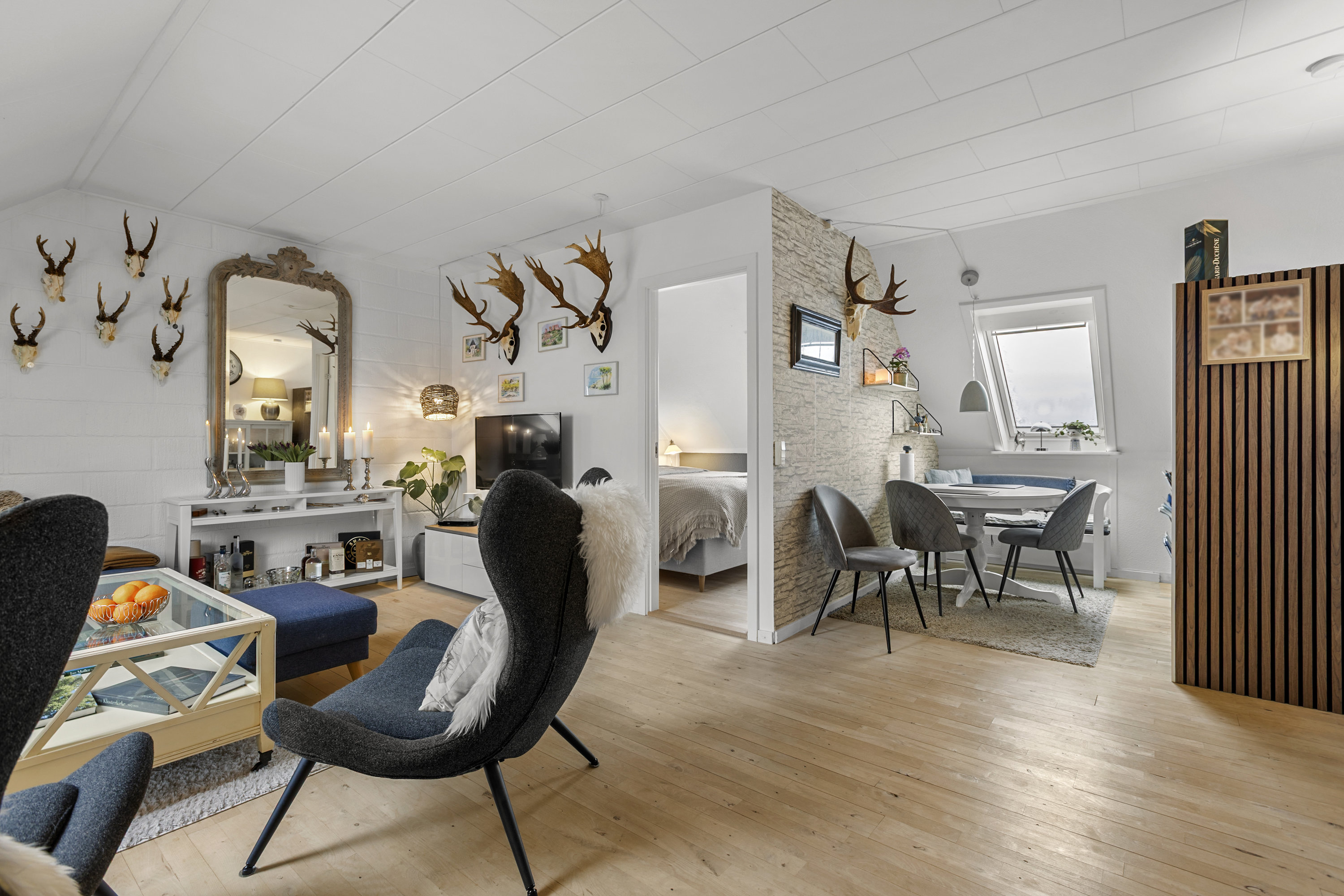 Fremhævet stue billede i fuldskærmstilstand. Billede af Søndergade 27, 2. th., 4180 Sorø