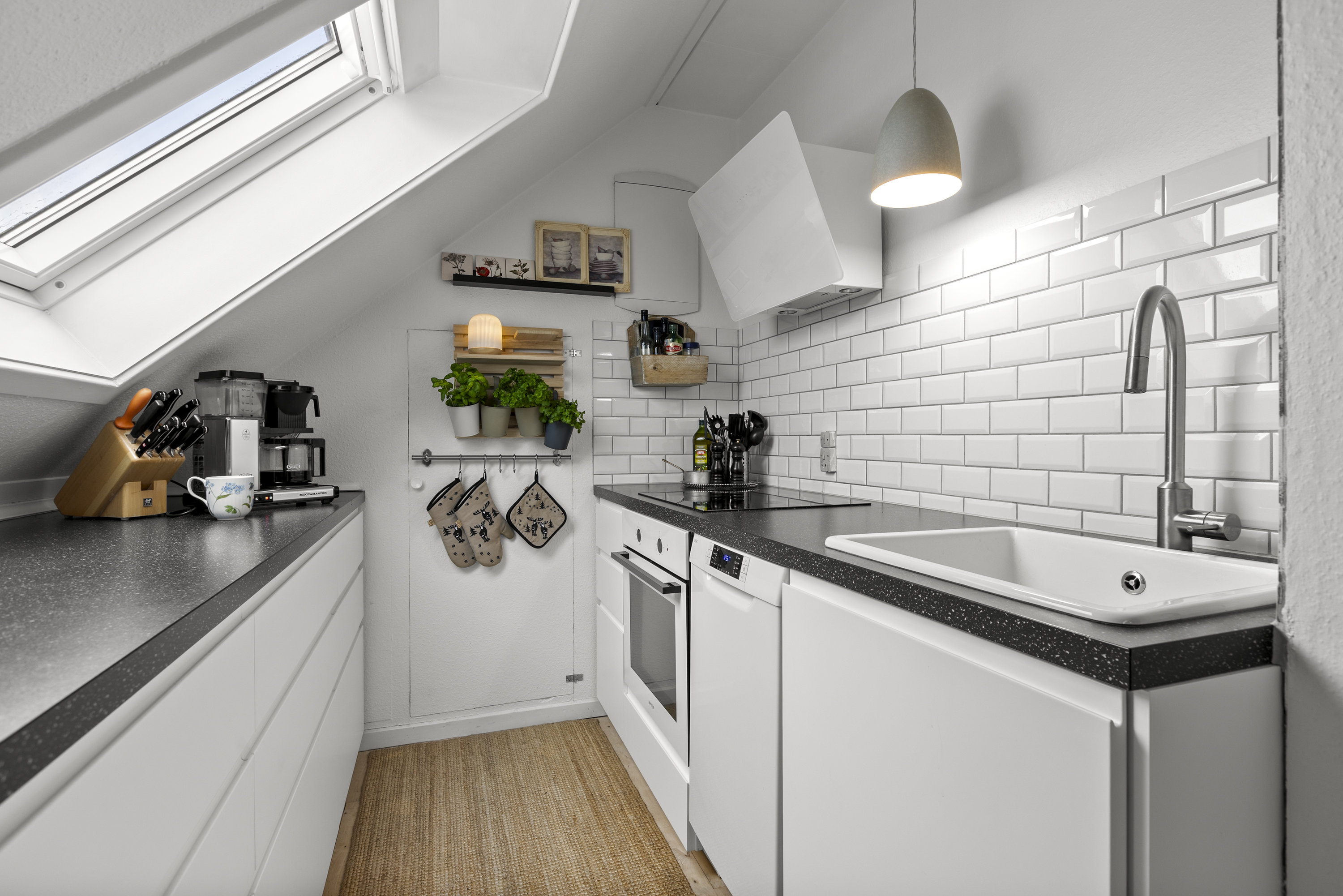 Fremhævet køkken billede i fuldskærmstilstand. Billede af Søndergade 27, 2. th., 4180 Sorø