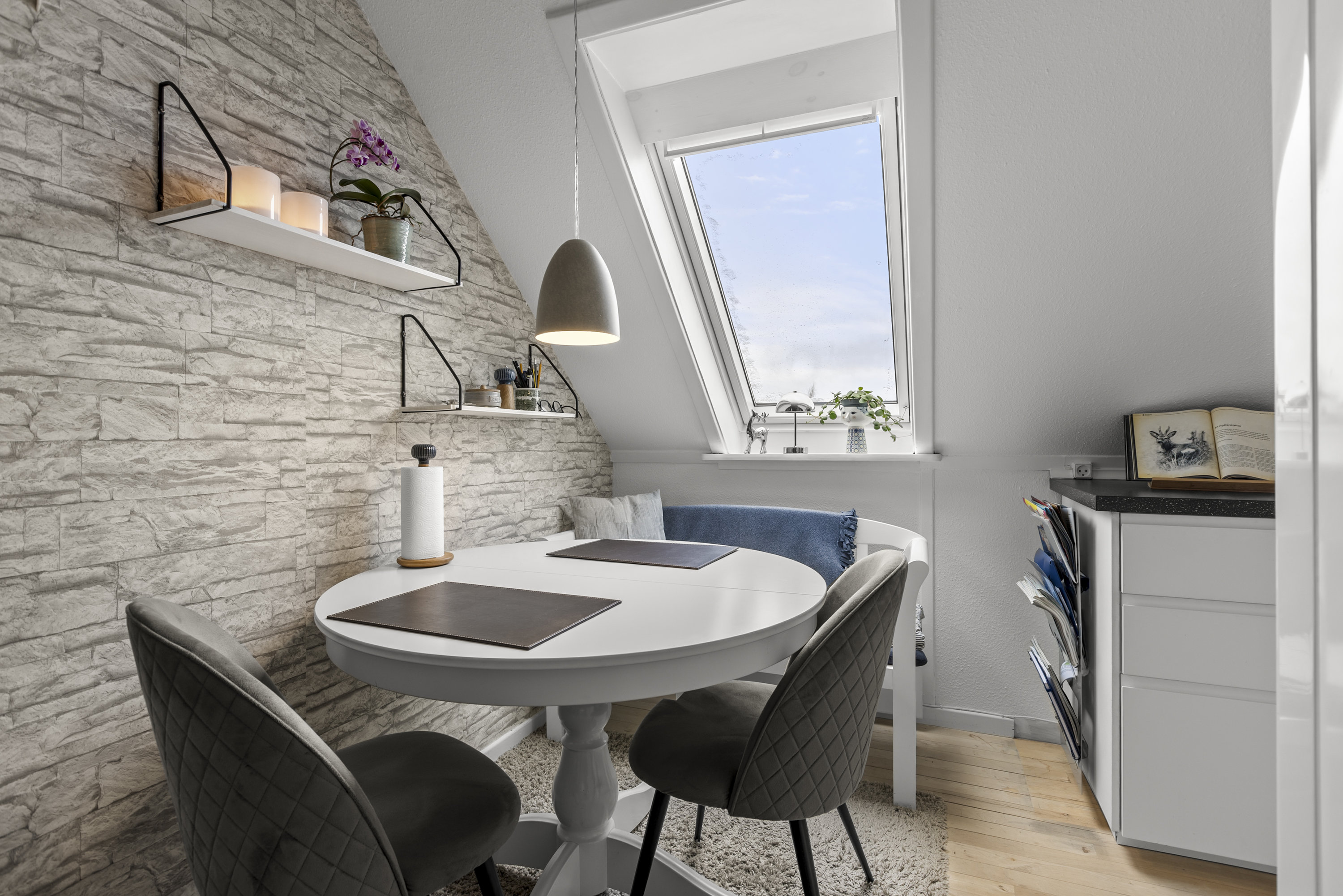 Fremhævet stue billede i fuldskærmstilstand. Billede af Søndergade 27, 2. th., 4180 Sorø