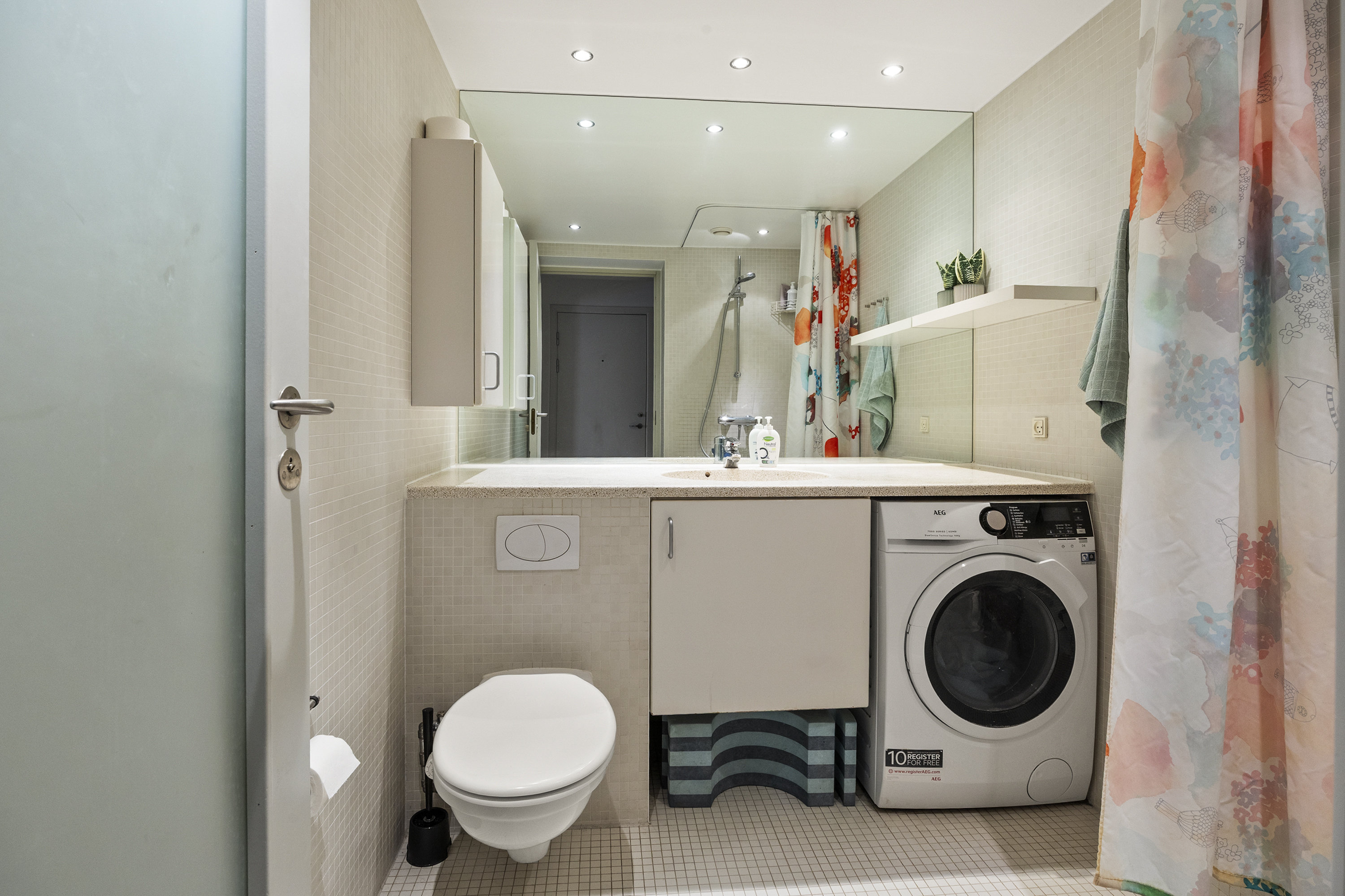 Fremhævet badeværelse billede i fuldskærmstilstand. Billede af Rentemestervej 5, 1. tv., 2400 København NV