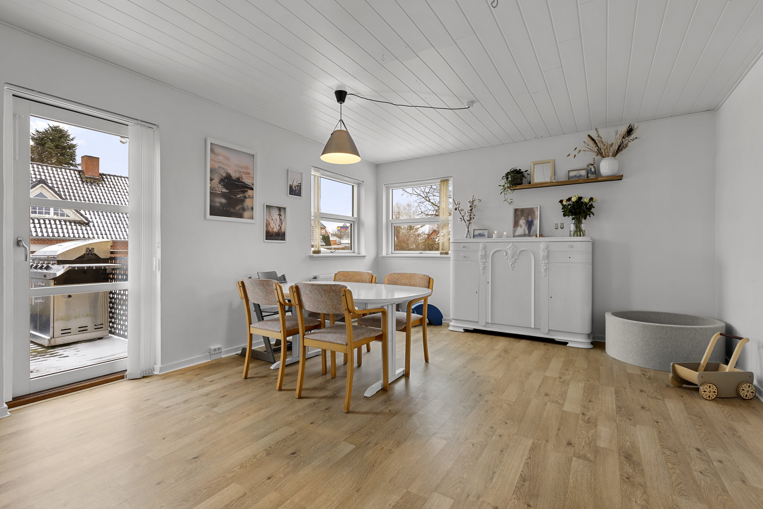 Fremhævet stue billede i fuldskærmstilstand. Billede af Skolestien 3, 4180 Sorø