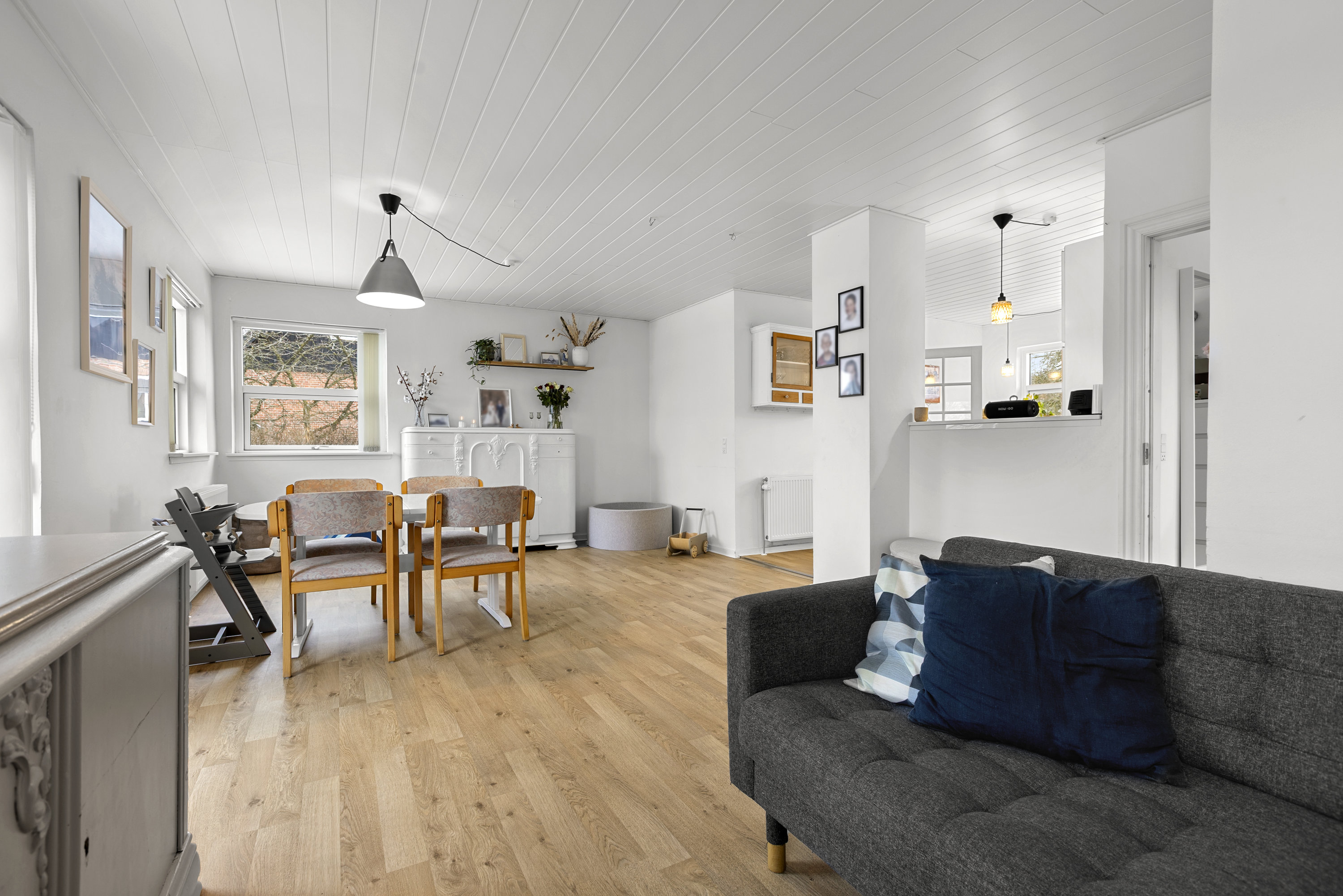 Fremhævet stue billede i fuldskærmstilstand. Billede af Skolestien 3, 4180 Sorø