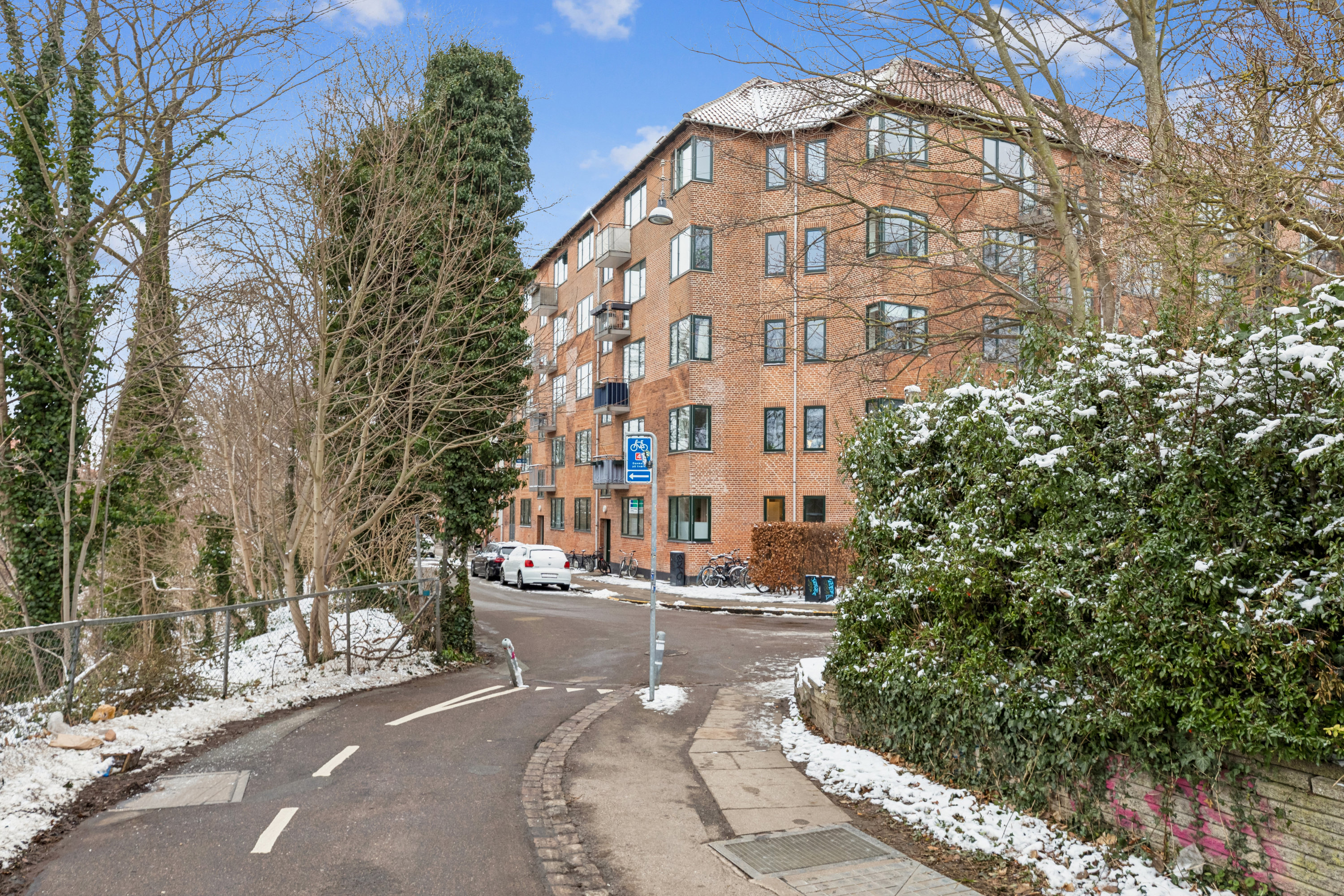 Fremhævet  billede i fuldskærmstilstand. Billede af Banevolden 34, st.. th., 2500 Valby