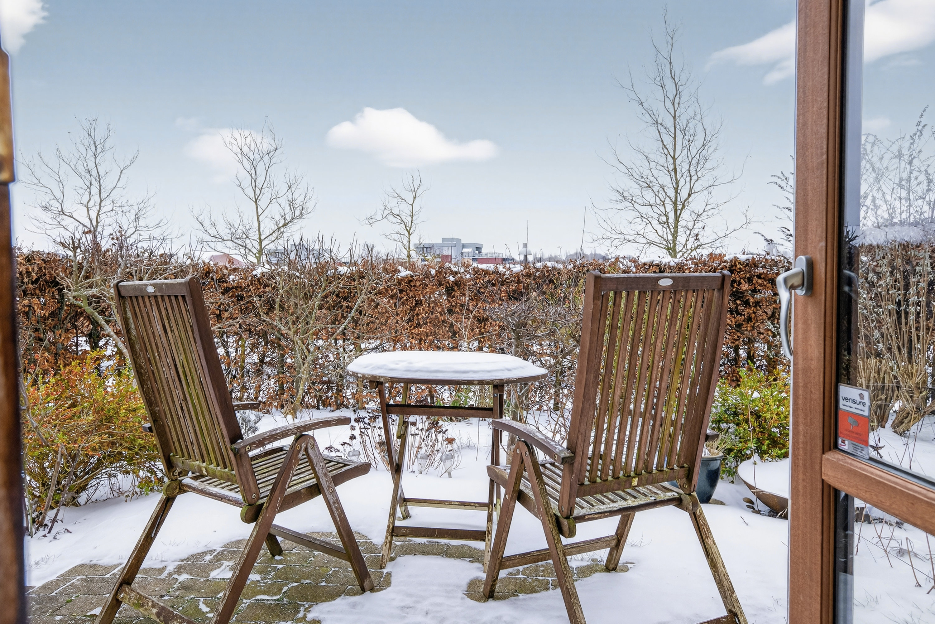 Fremhævet terrasse billede i fuldskærmstilstand. Billede af Myrholmen 1, 2760 Måløv