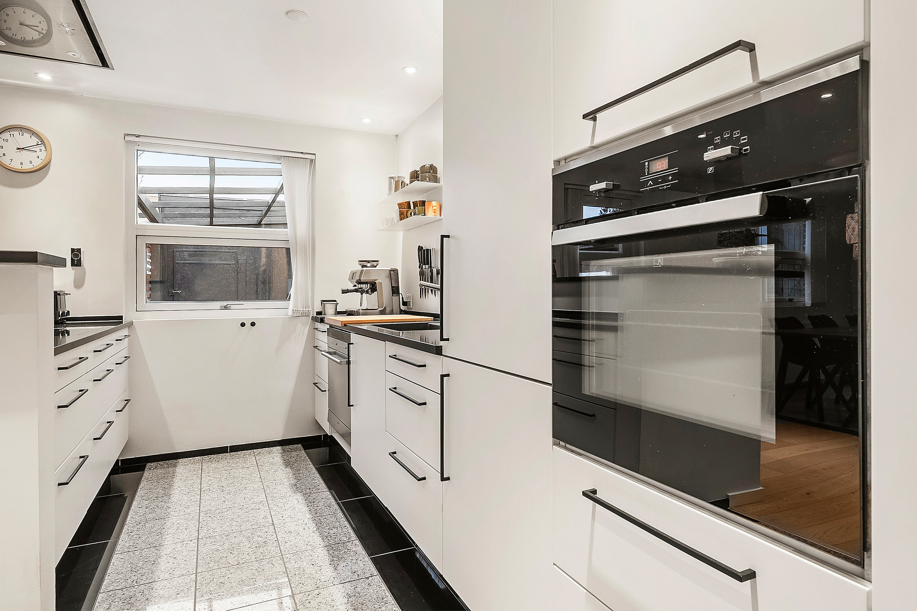 Fremhævet køkken billede i fuldskærmstilstand. Billede af Danmarksgade 1B, 8700 Horsens