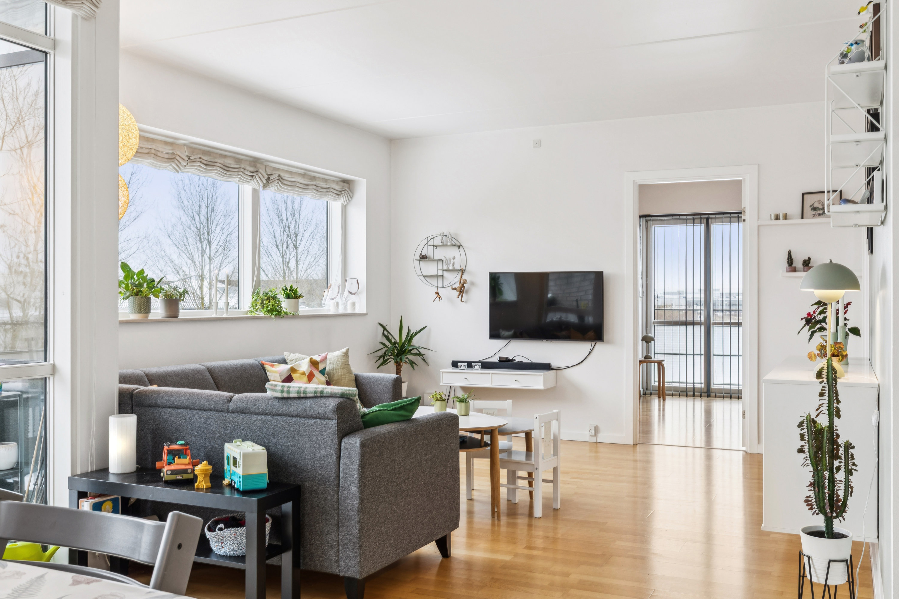 Fremhævet stue billede i fuldskærmstilstand. Billede af Berings Gade 8, 2. tv., Høje Taastrup, 2630 Taastrup