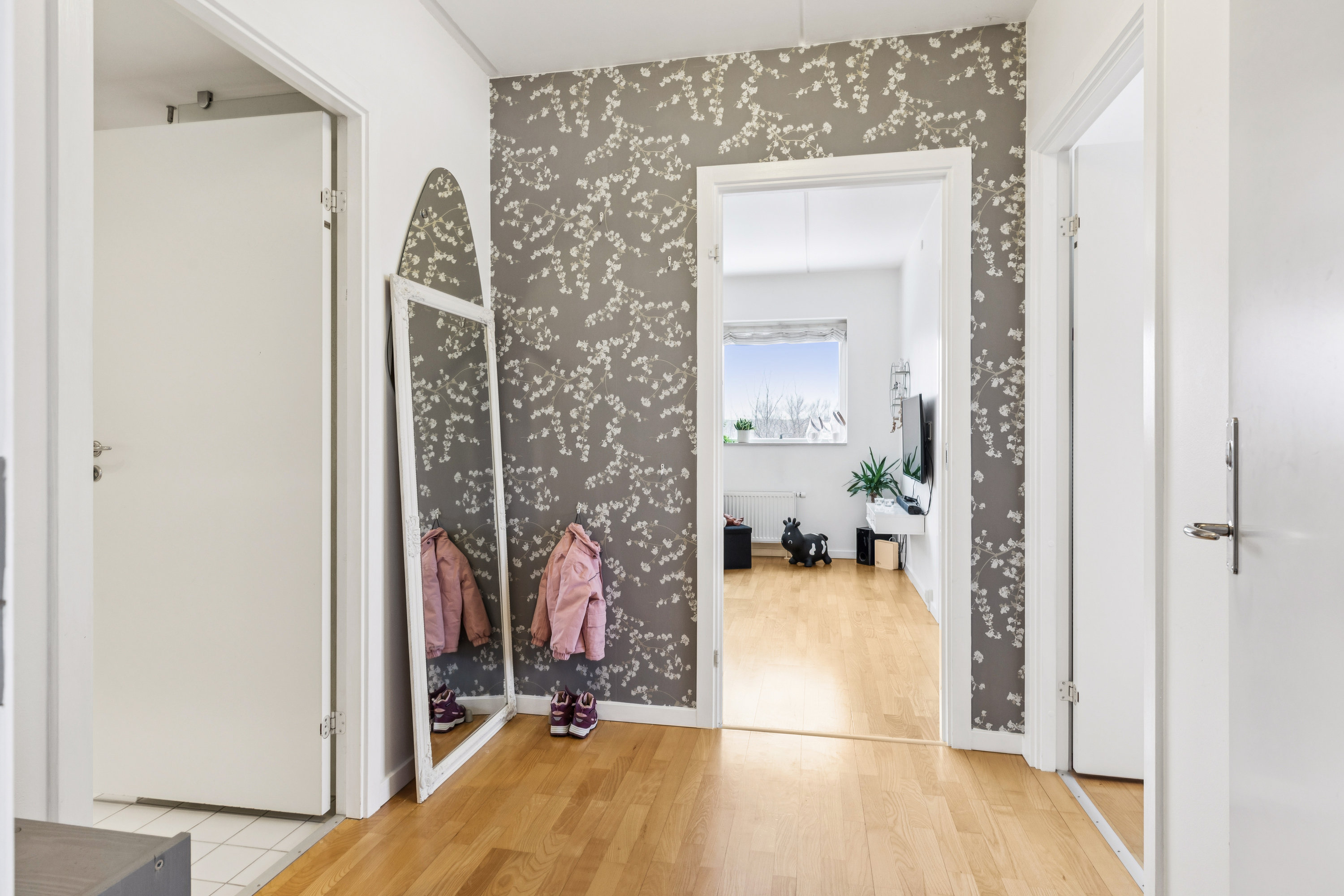 Fremhævet gang billede i fuldskærmstilstand. Billede af Berings Gade 8, 2. tv., Høje Taastrup, 2630 Taastrup