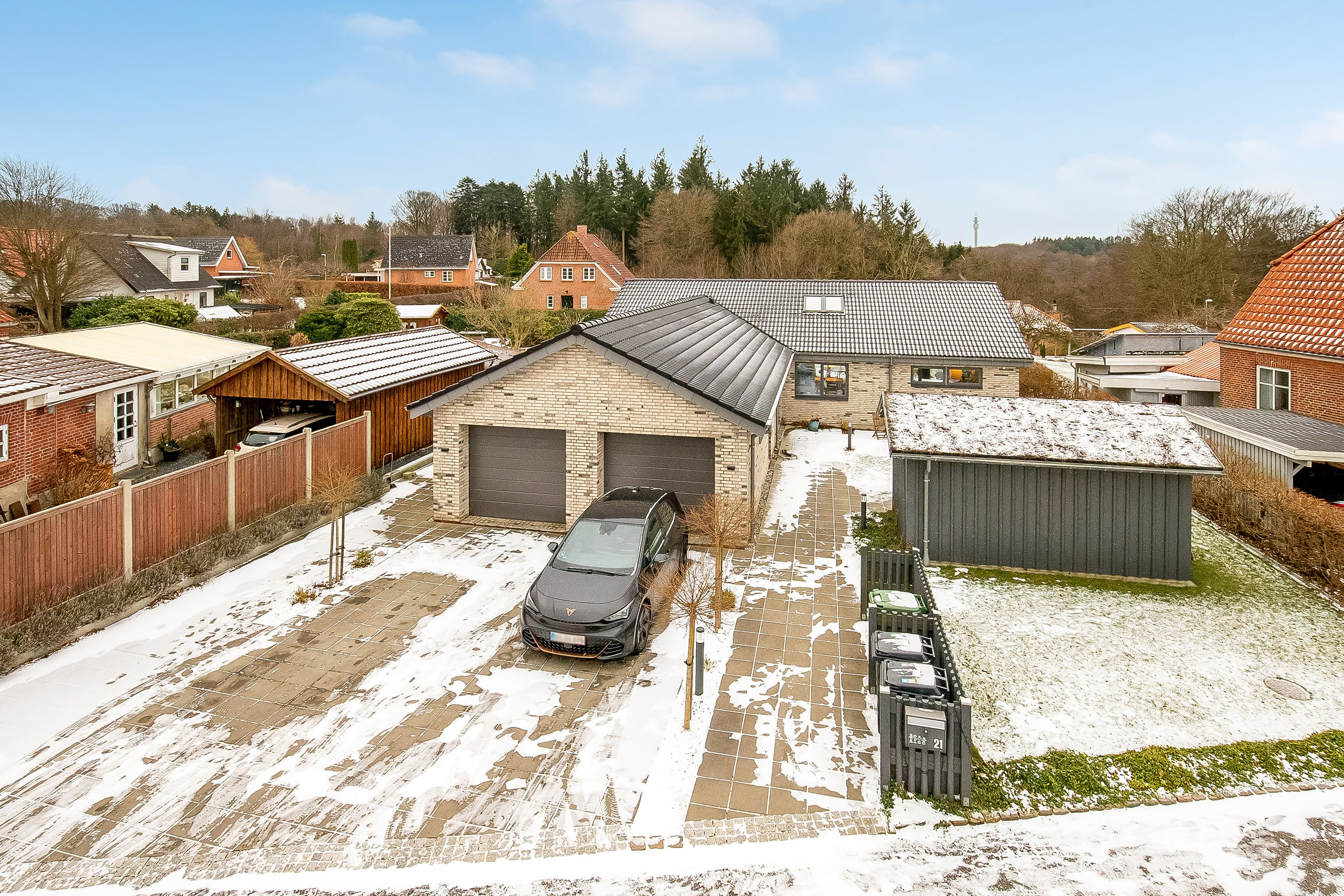 Fremhævet mastefoto billede i fuldskærmstilstand. Billede af Kløvervej 21, Søndermarken, 7100 Vejle