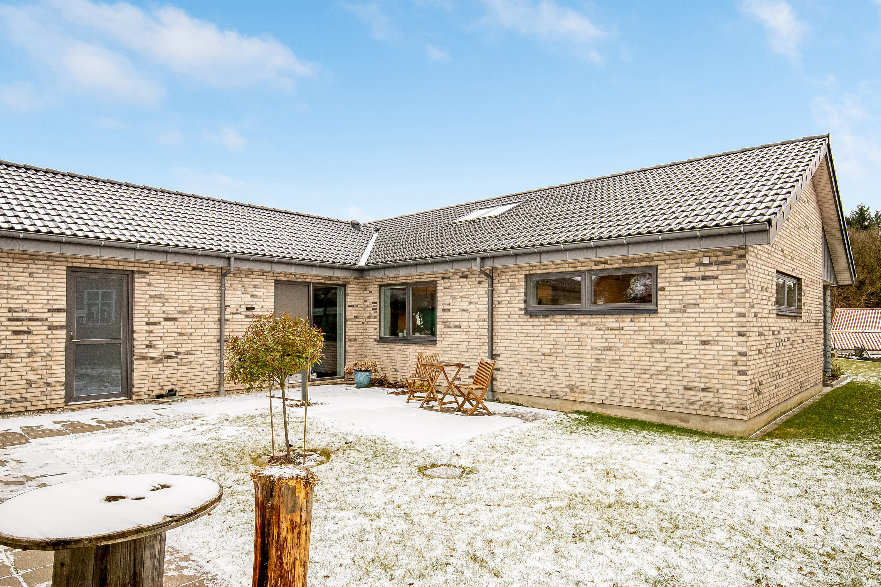 Fremhævet ejendommen billede i fuldskærmstilstand. Billede af Kløvervej 21, Søndermarken, 7100 Vejle