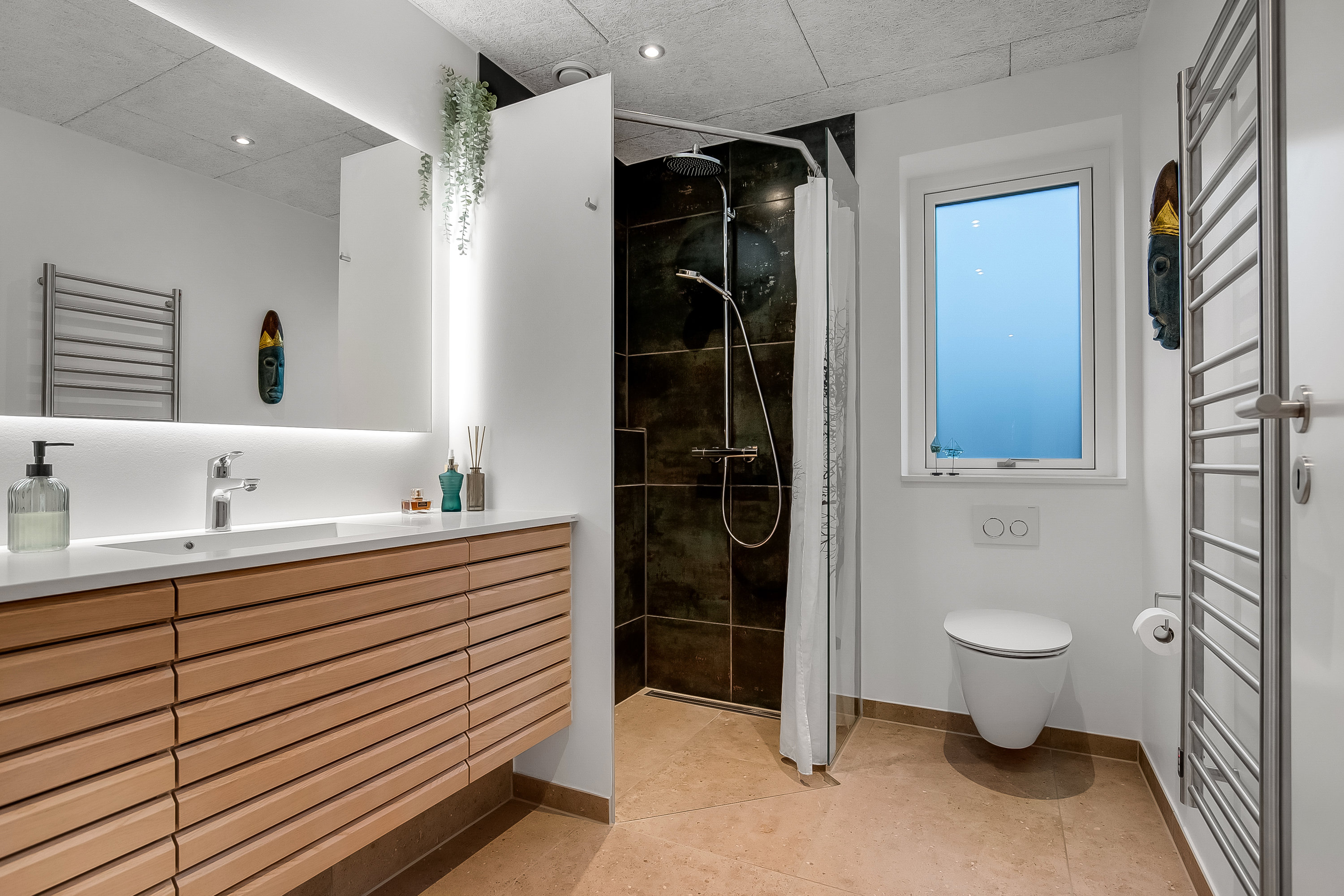 Fremhævet badeværelse billede i fuldskærmstilstand. Billede af Kløvervej 21, Søndermarken, 7100 Vejle