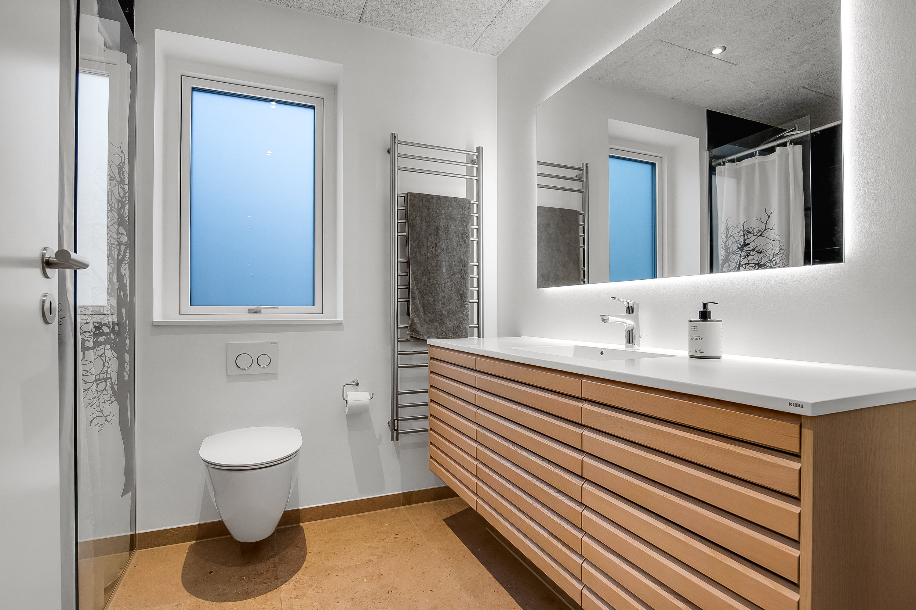 Fremhævet badeværelse billede i fuldskærmstilstand. Billede af Kløvervej 21, Søndermarken, 7100 Vejle