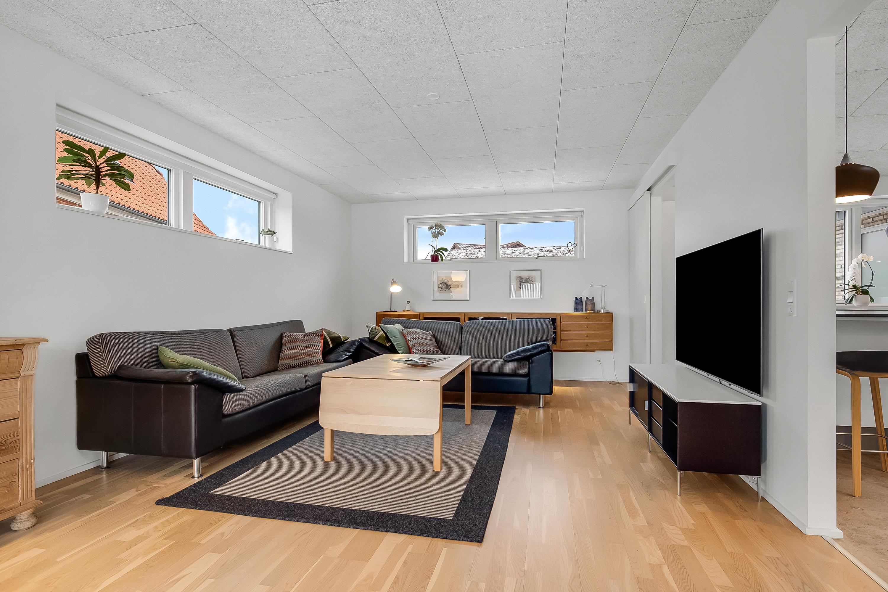 Fremhævet stue billede i fuldskærmstilstand. Billede af Kløvervej 21, Søndermarken, 7100 Vejle