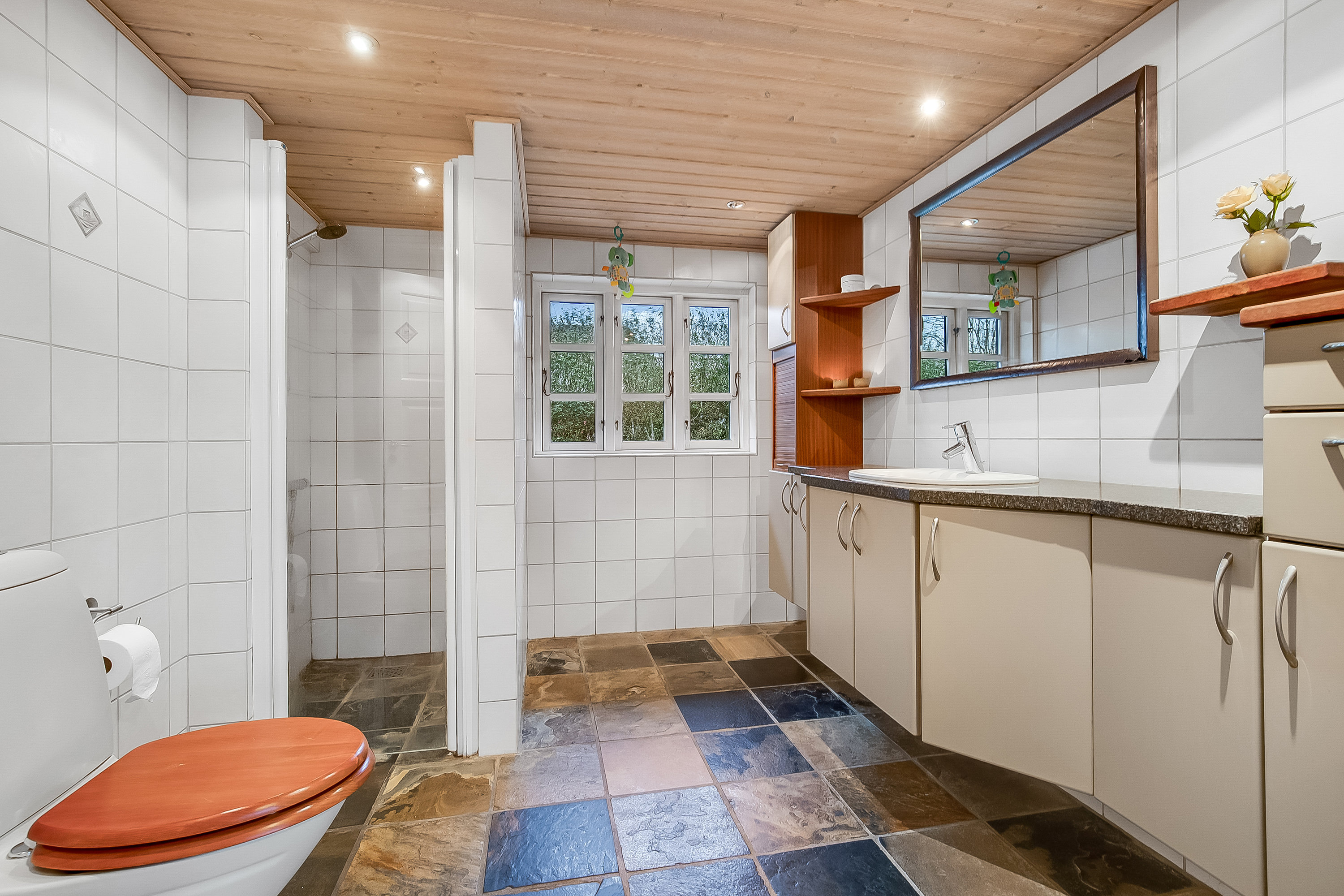 Fremhævet badeværelse billede i fuldskærmstilstand. Billede af Skovbyvej 49, Andkær, 7080 Børkop