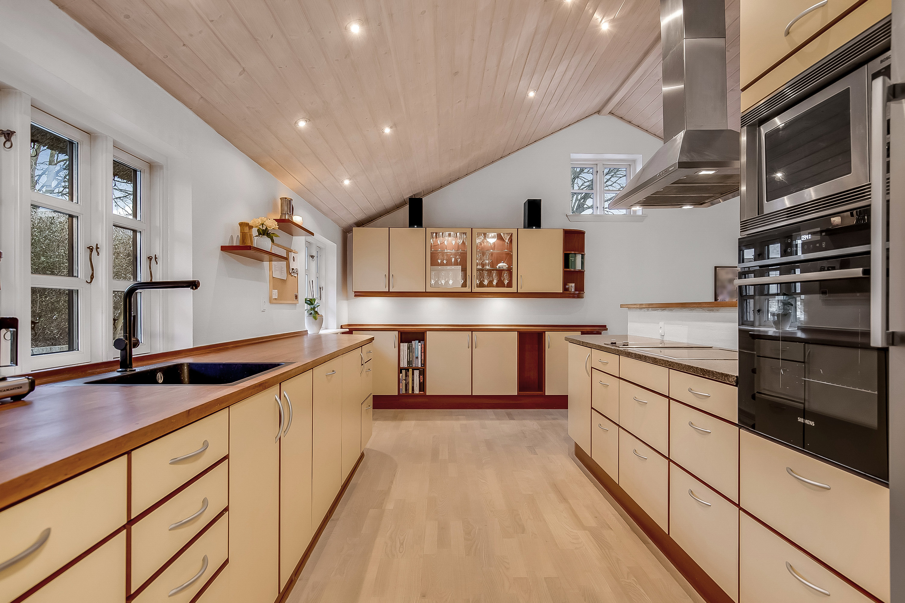 Fremhævet køkken billede i fuldskærmstilstand. Billede af Skovbyvej 49, Andkær, 7080 Børkop