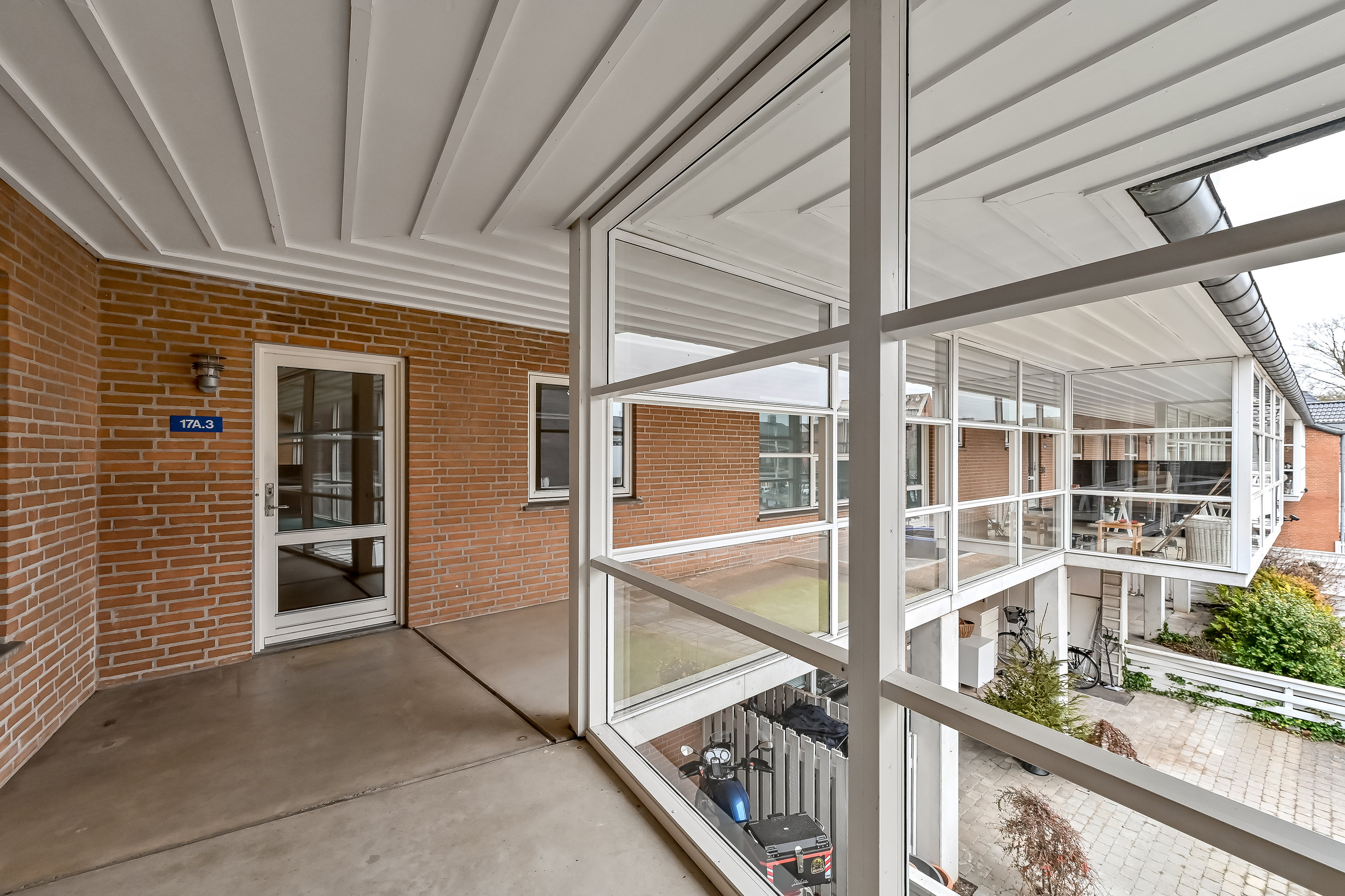 Fremhævet svalegang billede i fuldskærmstilstand. Billede af Bethaniagade 17A, 1. 3., 7400 Herning