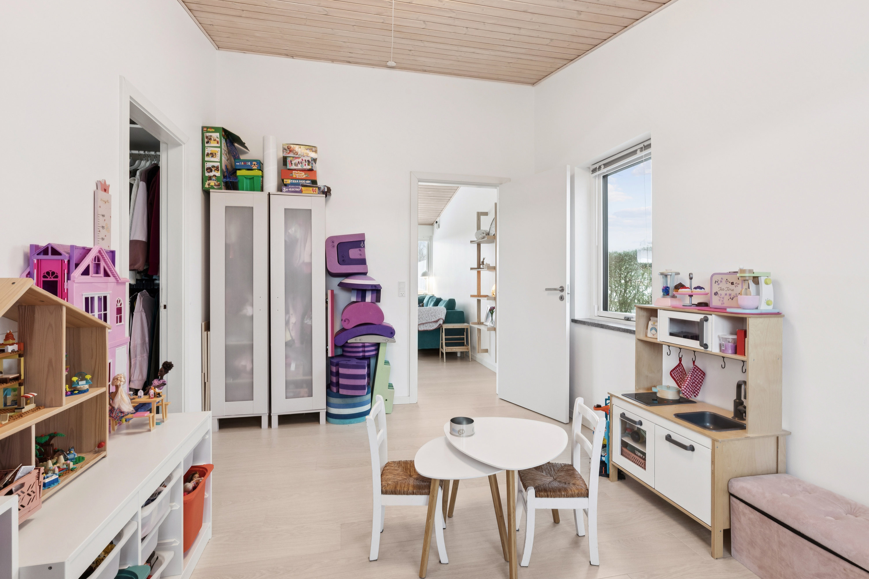 Fremhævet værelse billede i fuldskærmstilstand. Billede af Sankt Mikkels Alle 88, 2630 Taastrup