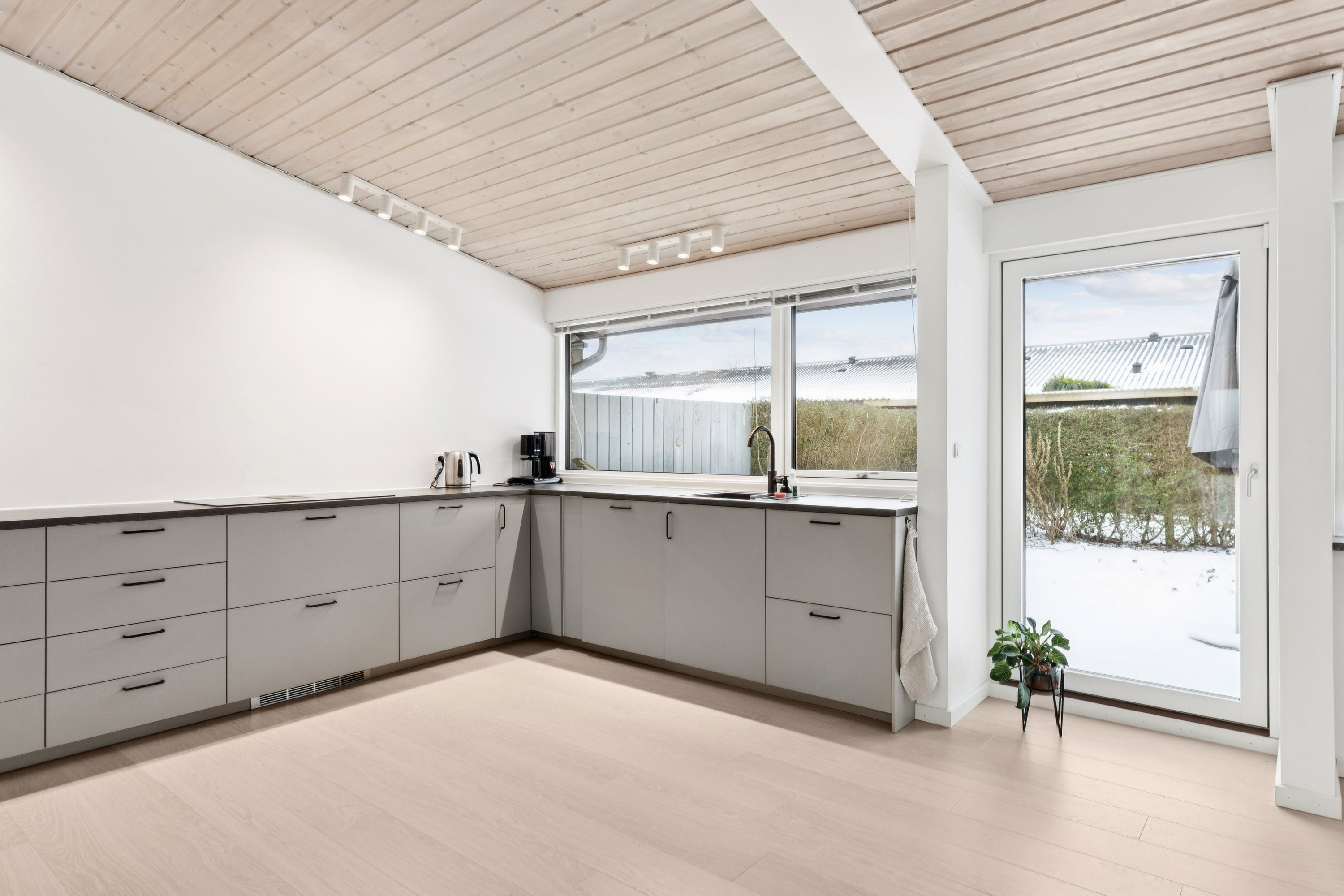 Fremhævet køkken billede i fuldskærmstilstand. Billede af Sankt Mikkels Alle 88, 2630 Taastrup