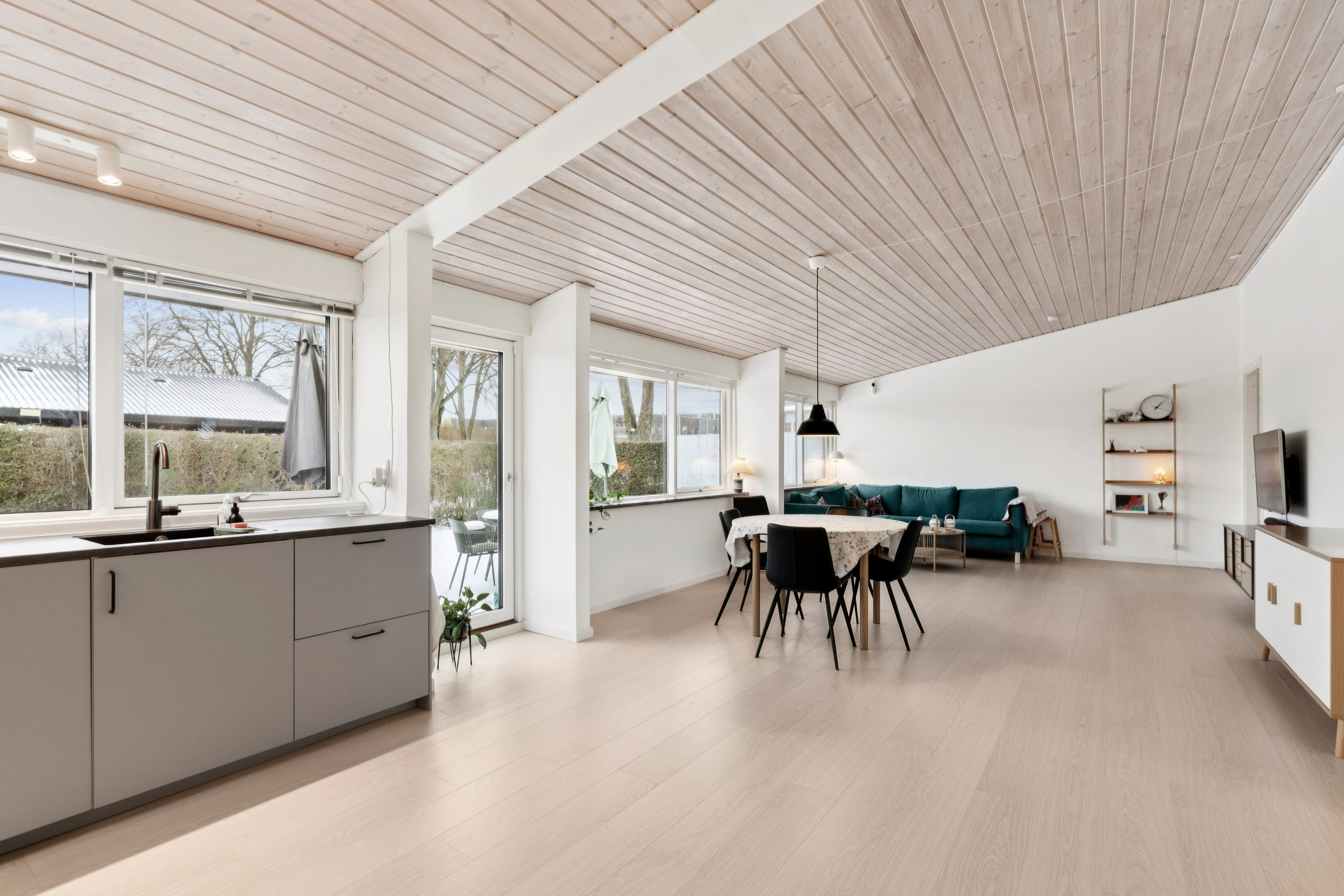 Fremhævet stue billede i fuldskærmstilstand. Billede af Sankt Mikkels Alle 88, 2630 Taastrup