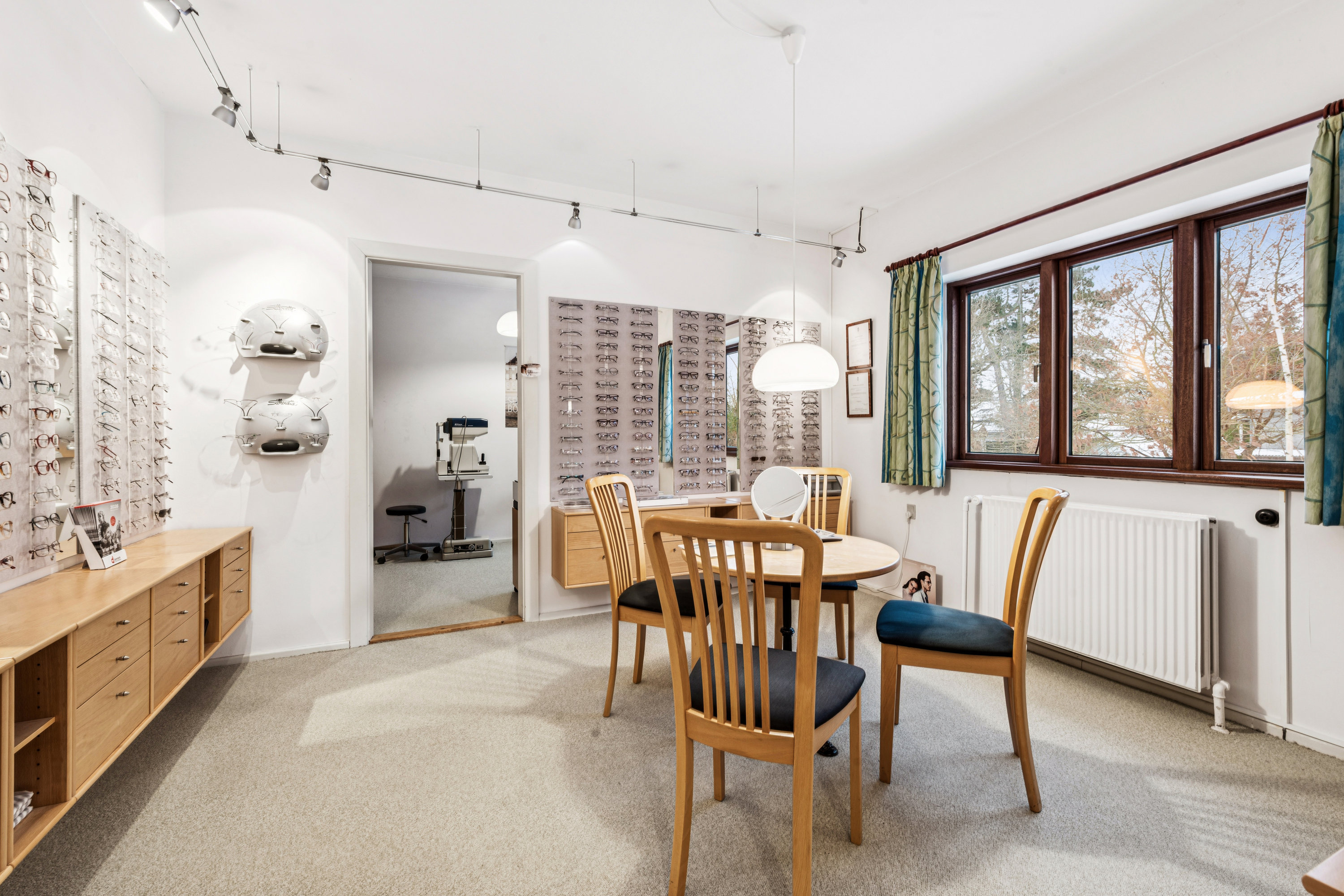 Fremhævet stue billede i fuldskærmstilstand. Billede af Olsbæk Strandvej 33, 2670 Greve