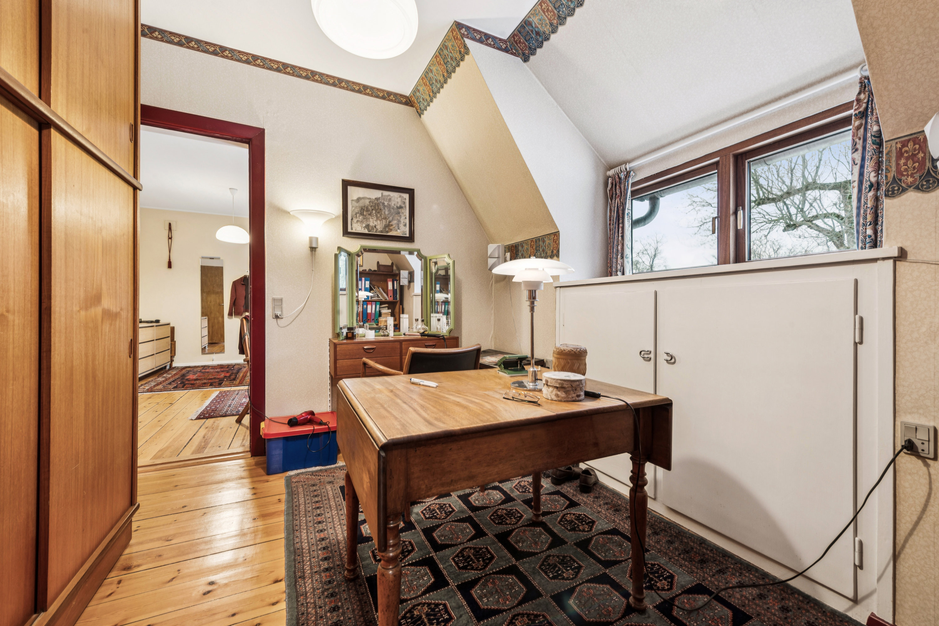 Fremhævet stue billede i fuldskærmstilstand. Billede af Olsbæk Strandvej 33, 2670 Greve