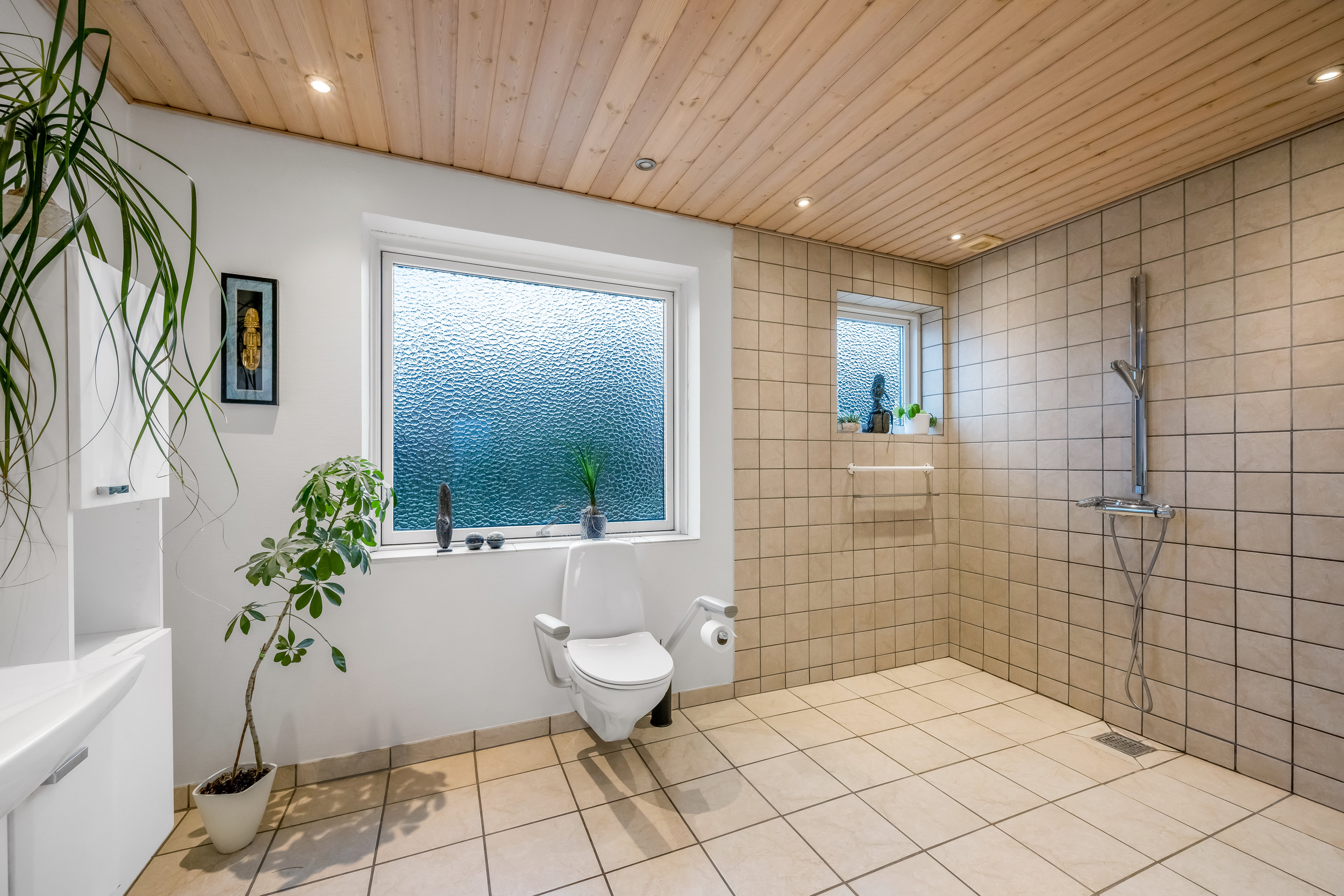 Fremhævet badeværelse billede i fuldskærmstilstand. Billede af Uglbjergvej 6, Dejbjerg, 6900 Skjern