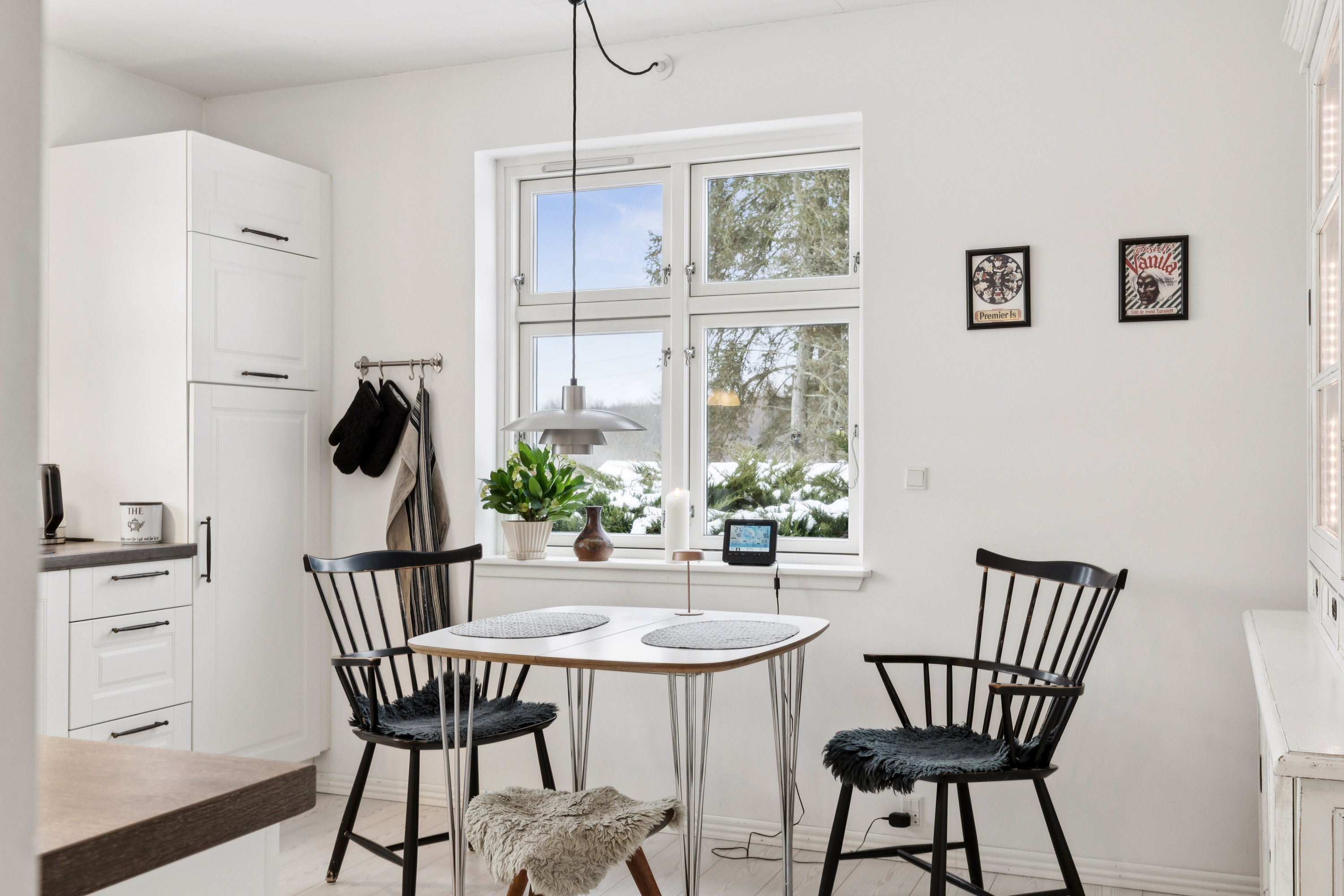 Fremhævet stue billede i fuldskærmstilstand. Billede af Snubbekorsvej 13, Vridsløsemagle, 2630 Taastrup