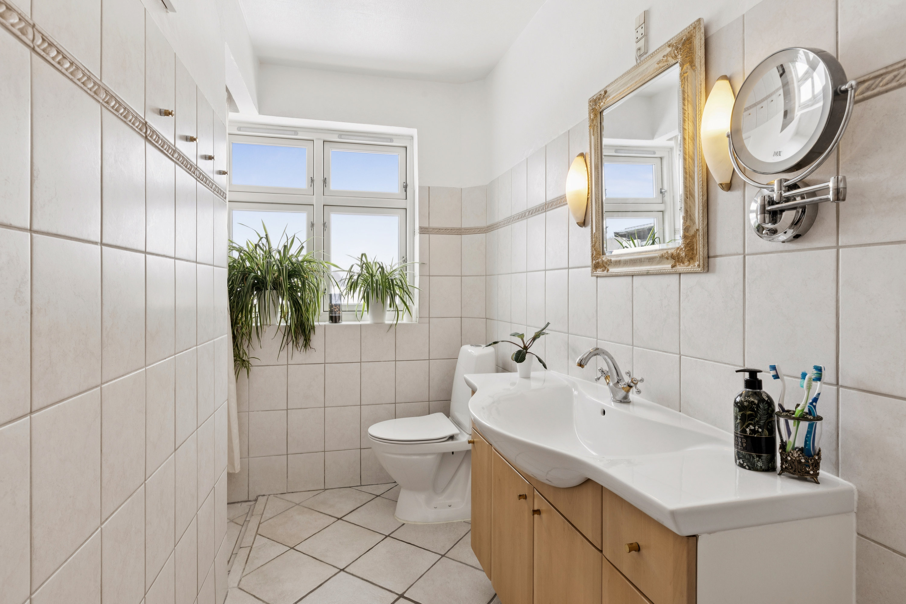 Fremhævet badeværelse billede i fuldskærmstilstand. Billede af Snubbekorsvej 13, Vridsløsemagle, 2630 Taastrup