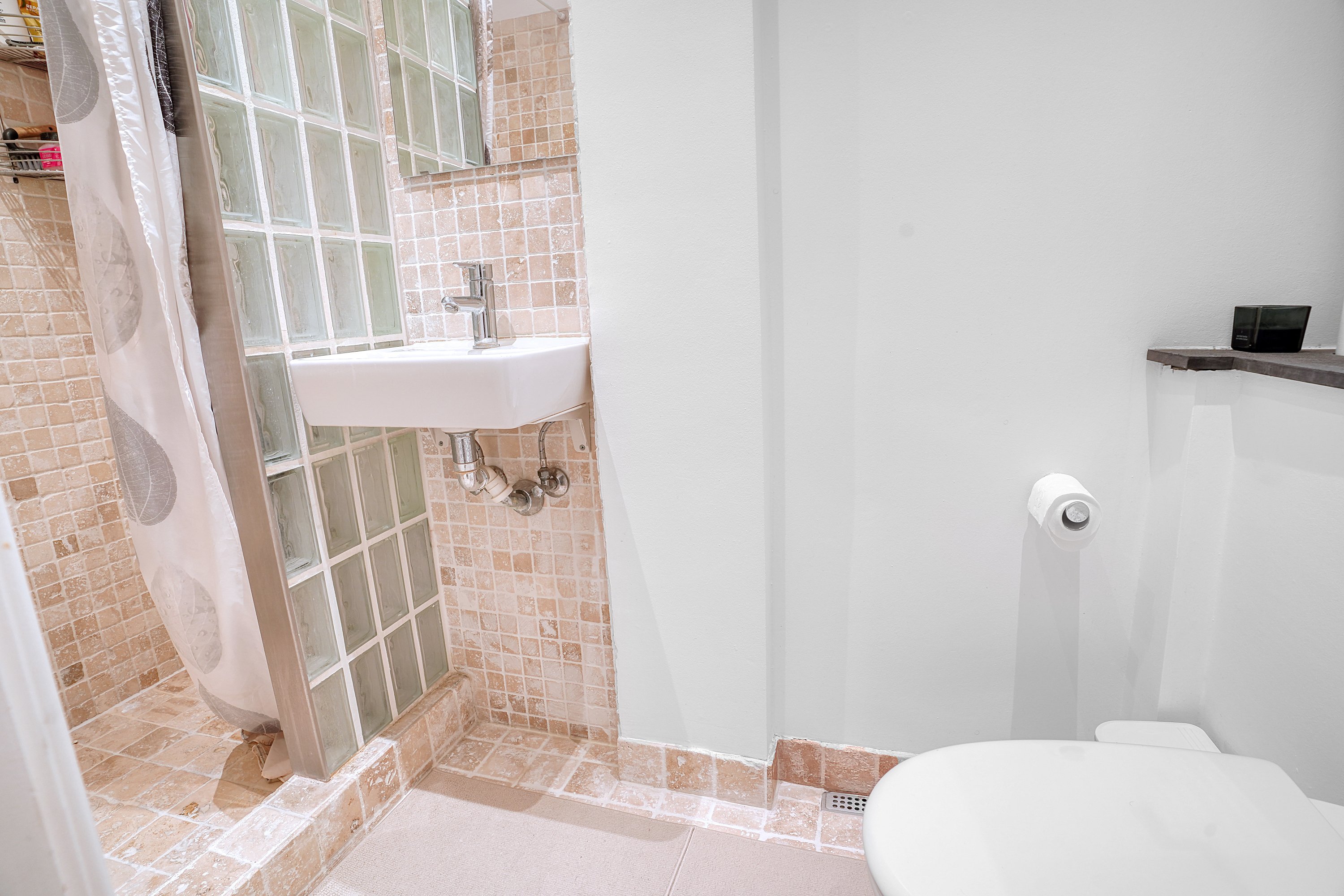 Fremhævet badeværelse billede i fuldskærmstilstand. Billede af Christianehøj 71, 1. tv., 2860 Søborg