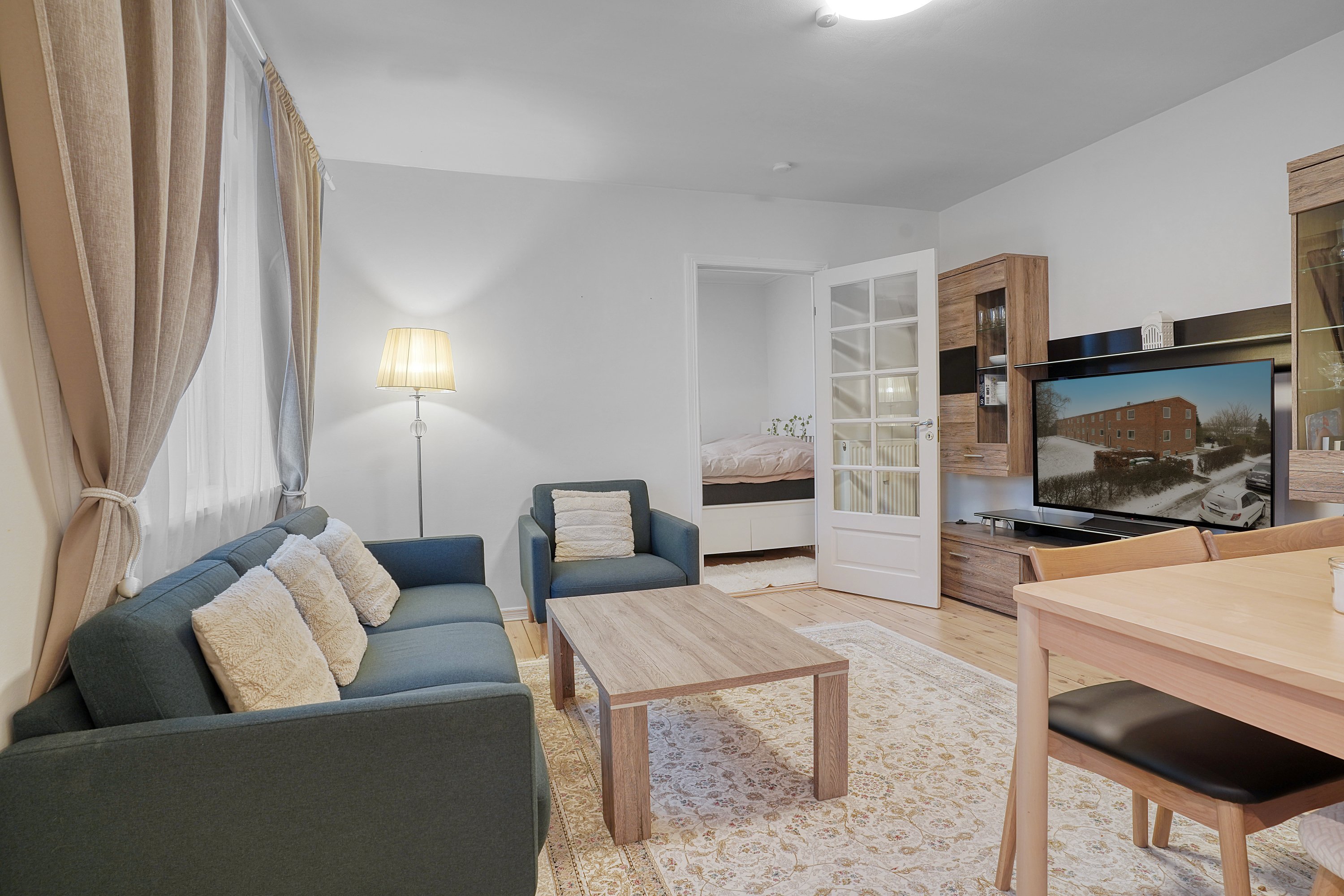 Fremhævet stue billede i fuldskærmstilstand. Billede af Christianehøj 71, 1. tv., 2860 Søborg