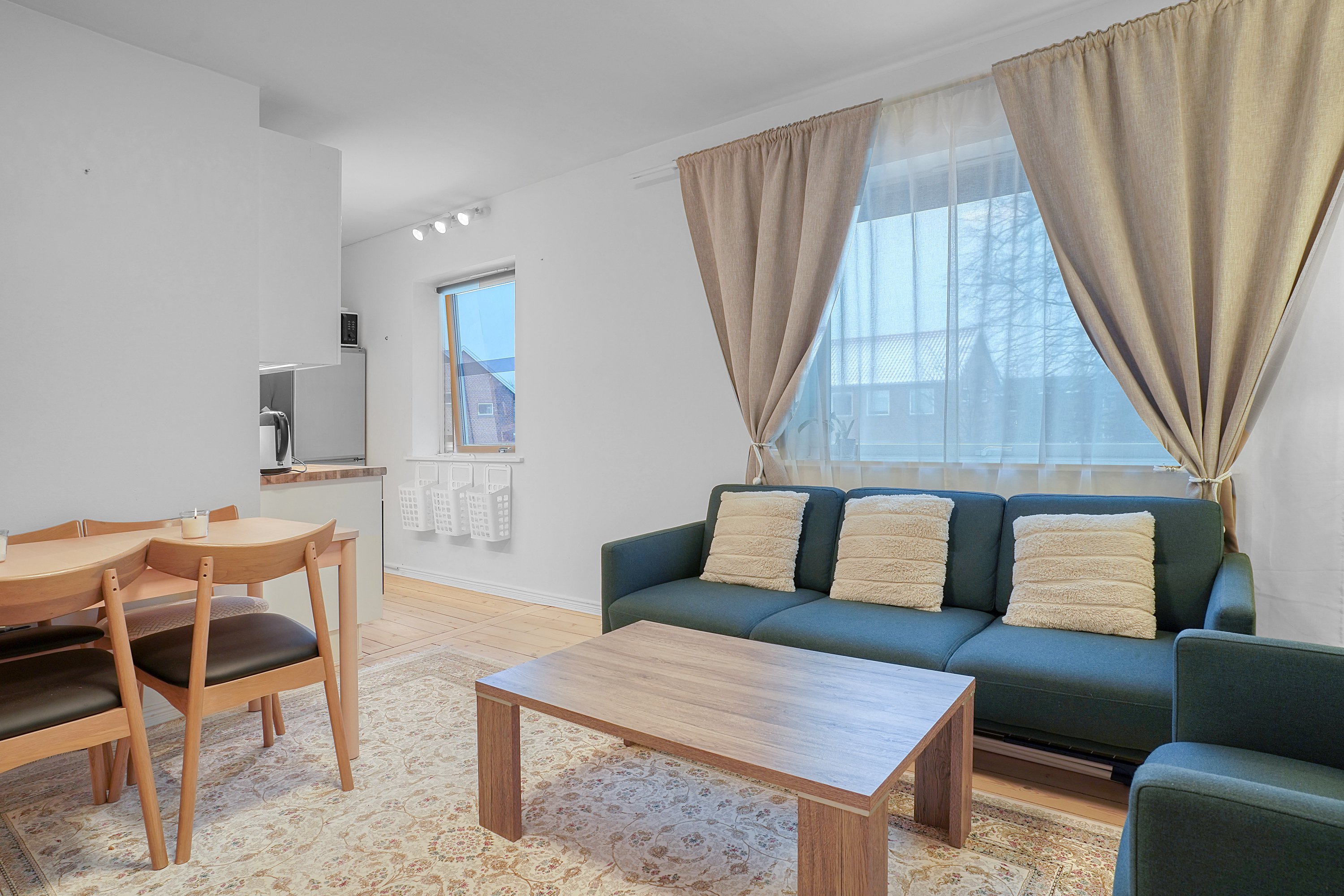 Fremhævet stue billede i fuldskærmstilstand. Billede af Christianehøj 71, 1. tv., 2860 Søborg