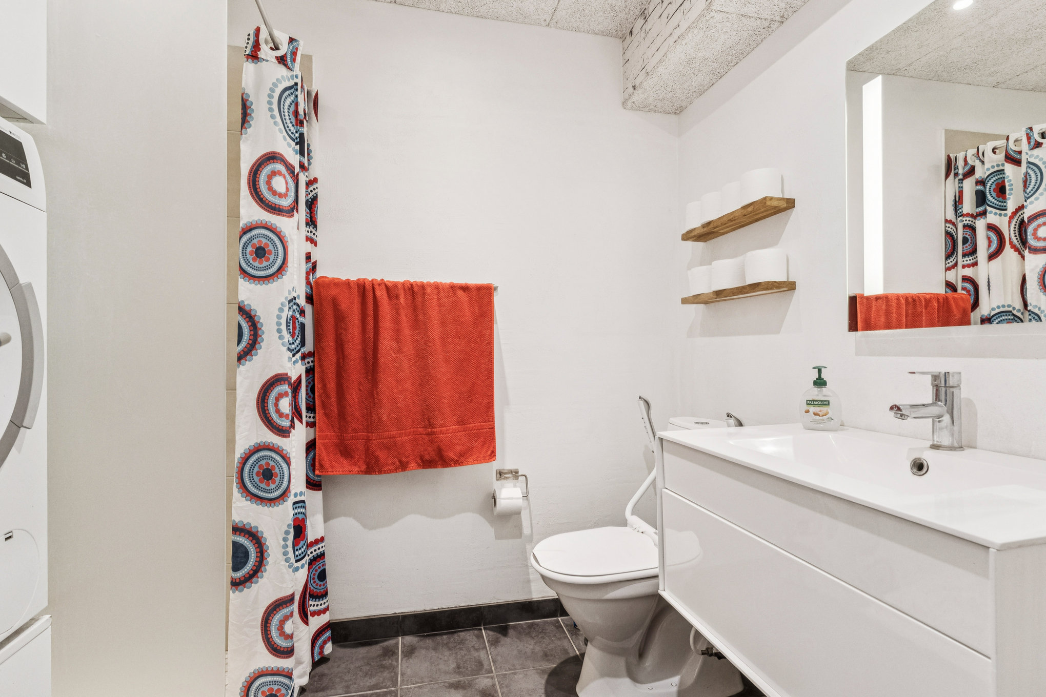 Fremhævet badeværelse billede i fuldskærmstilstand. Billede af Højtoftegade 4, st.. th., 8940 Randers SV