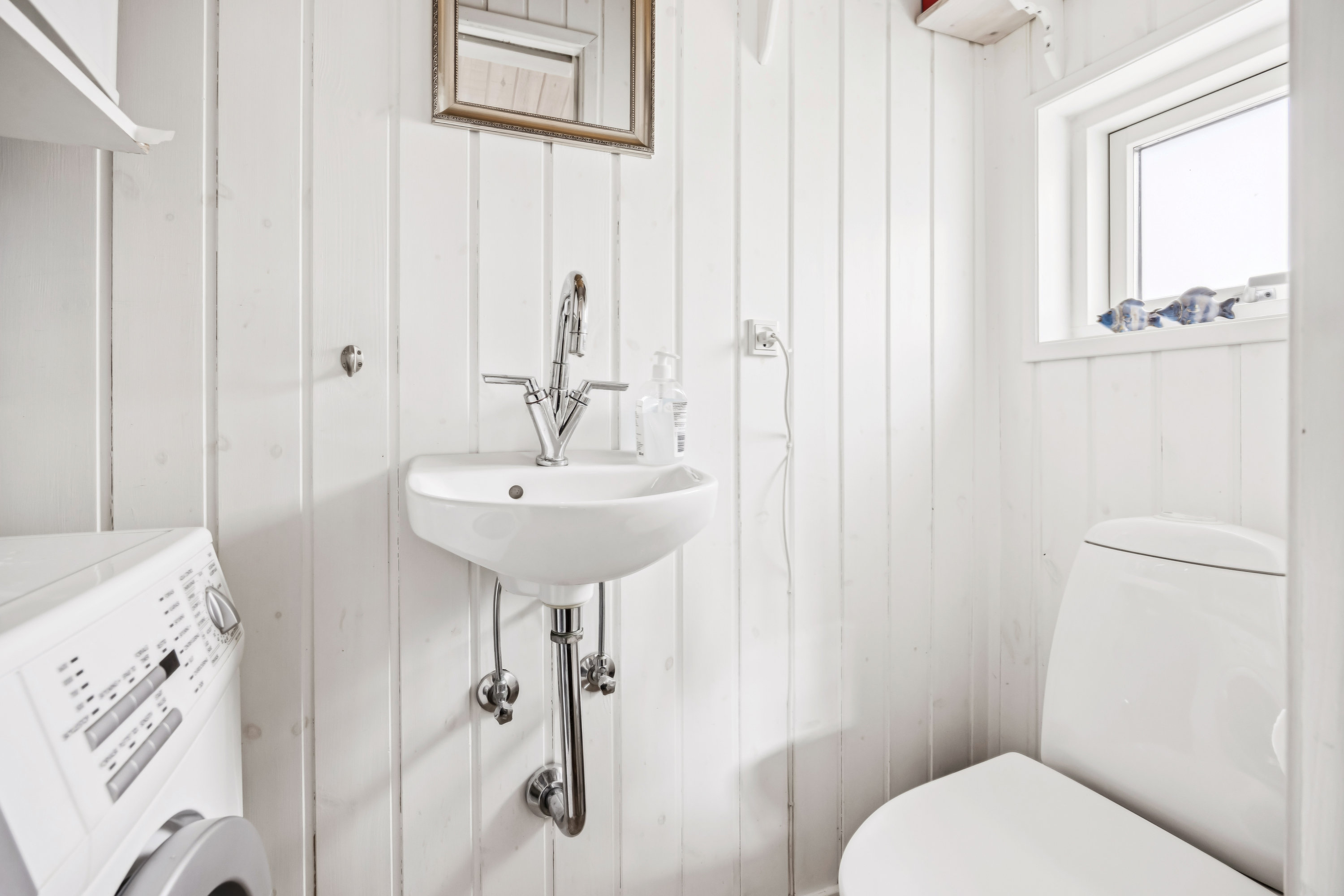 Fremhævet badeværelse billede i fuldskærmstilstand. Billede af Plantagevej 18, Gl Bisnap, 9370 Hals