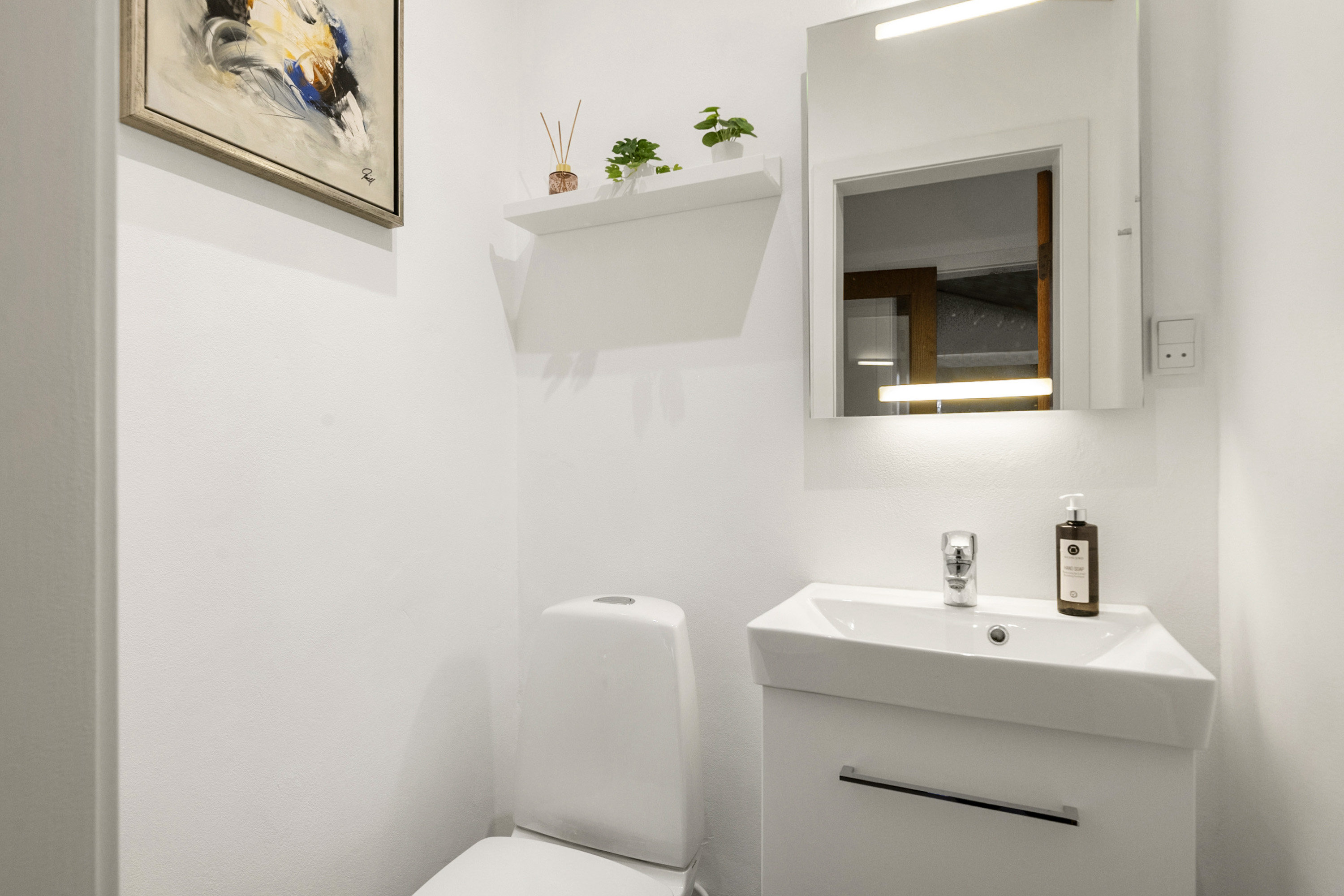 Fremhævet toilet billede i fuldskærmstilstand. Billede af Mandalsvej 8A, Christiansbjerg, 8200 Aarhus N