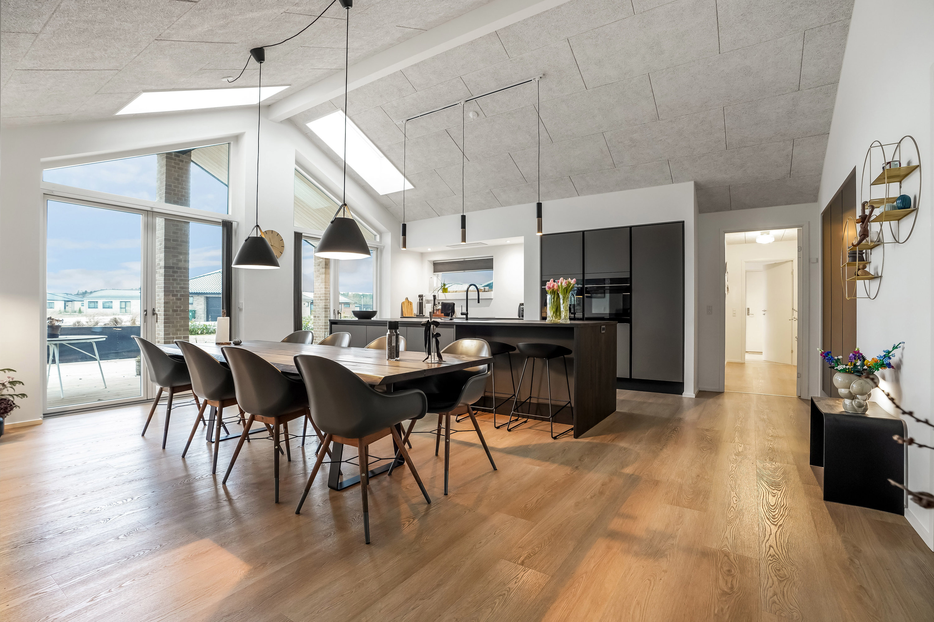 Fremhævet køkken billede i fuldskærmstilstand. Billede af Læhegnet 4, 7190 Billund