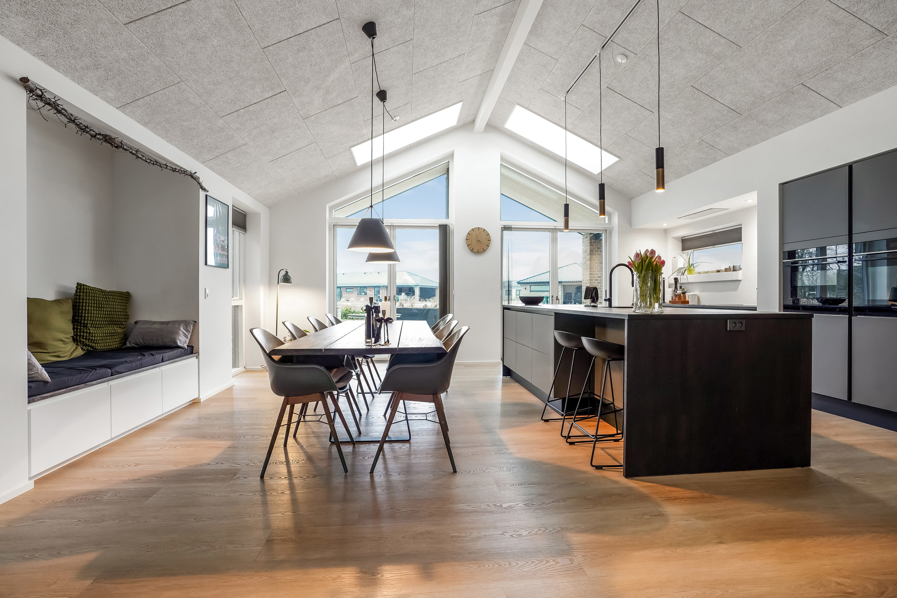 Fremhævet køkken billede i fuldskærmstilstand. Billede af Læhegnet 4, 7190 Billund