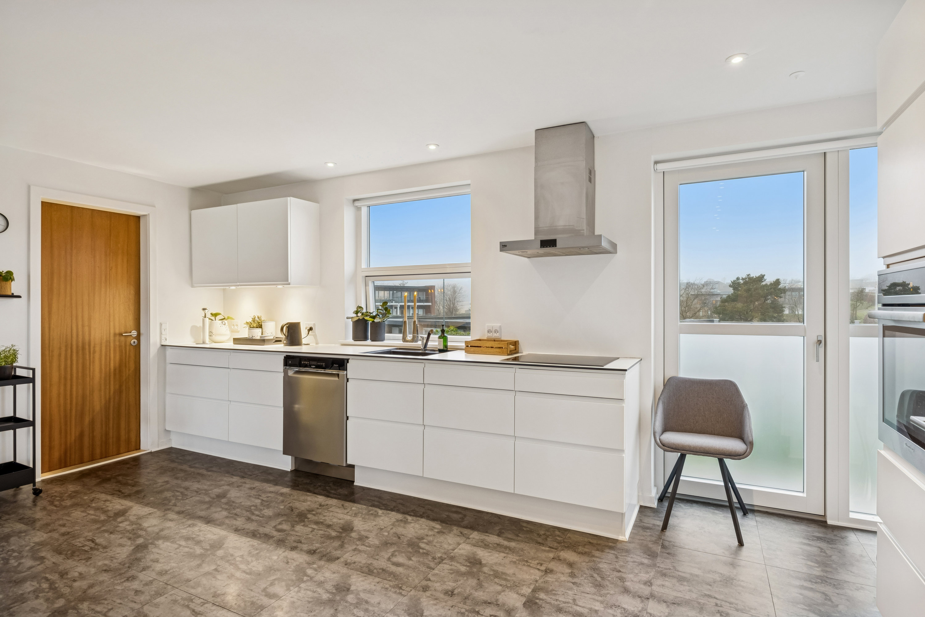 Fremhævet køkken billede i fuldskærmstilstand. Billede af Kløvervangen 20, 8541 Skødstrup